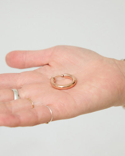 volume click hoop earring – one-touch clip closure for easy styling | HANNA543