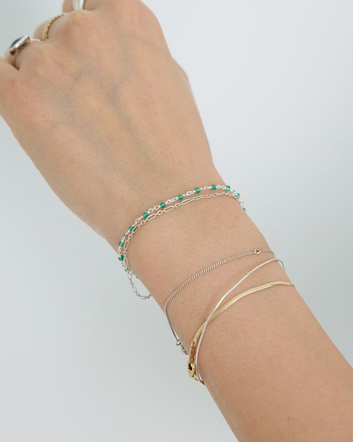 green onyx double link bracelet – a layered double chain look in one bracelet | HANNA543