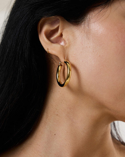 volume click hoop earring – one-touch clip closure for easy styling | HANNA543