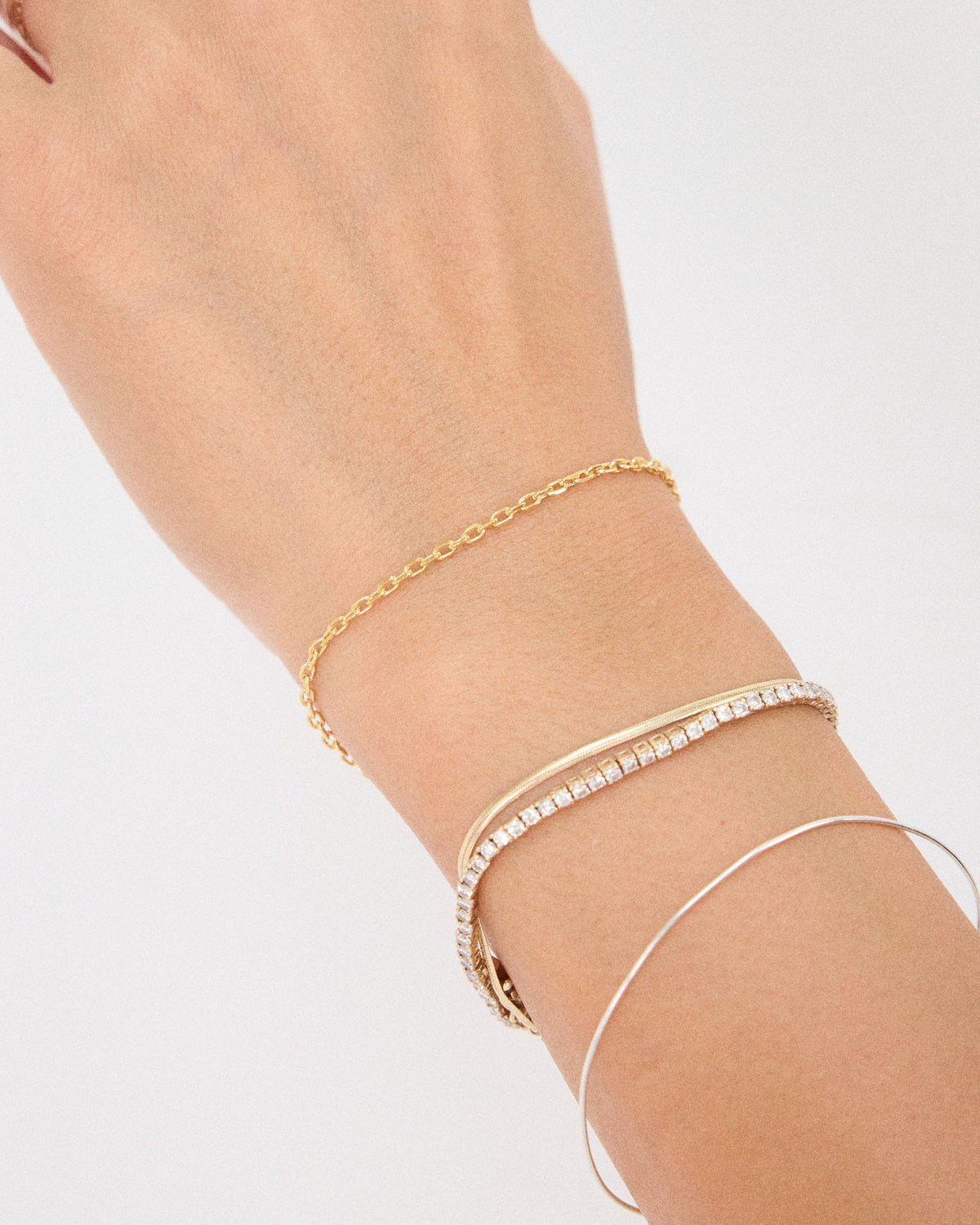 classic link chain bracelet in gold – photo 16 | HANNA543