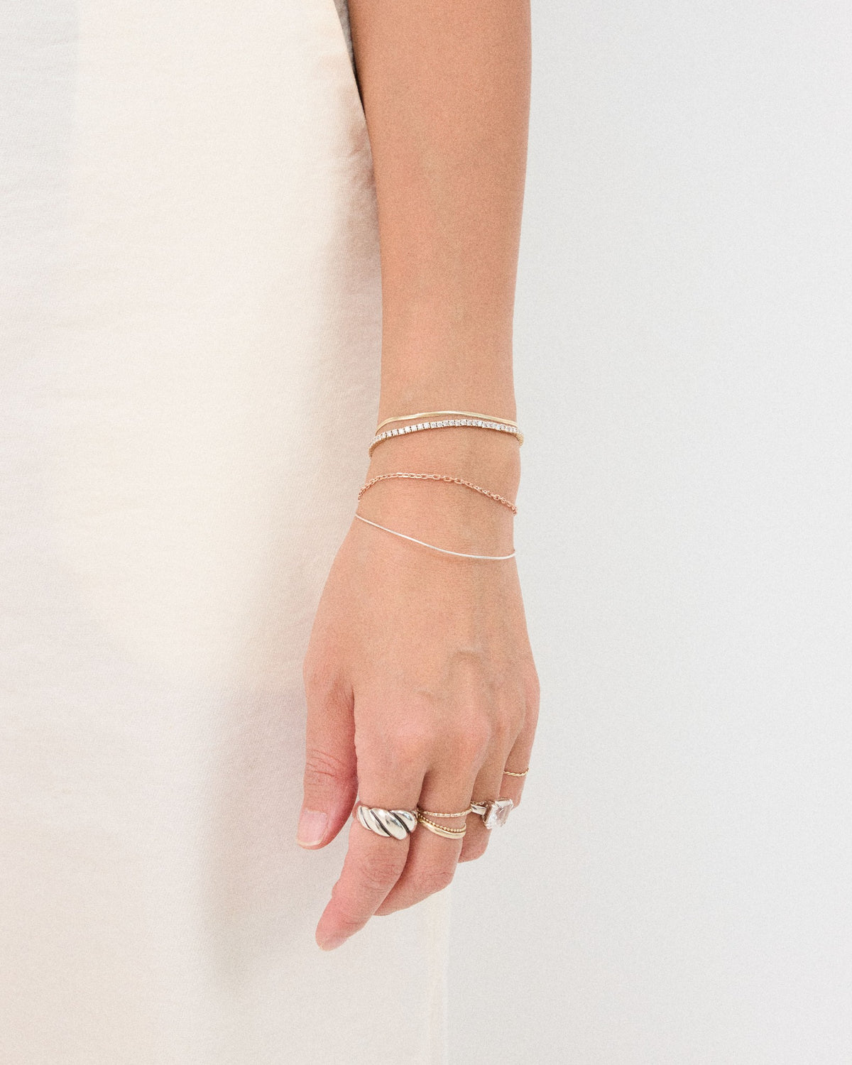 classic link chain bracelet in silver – photo 18 | HANNA543
