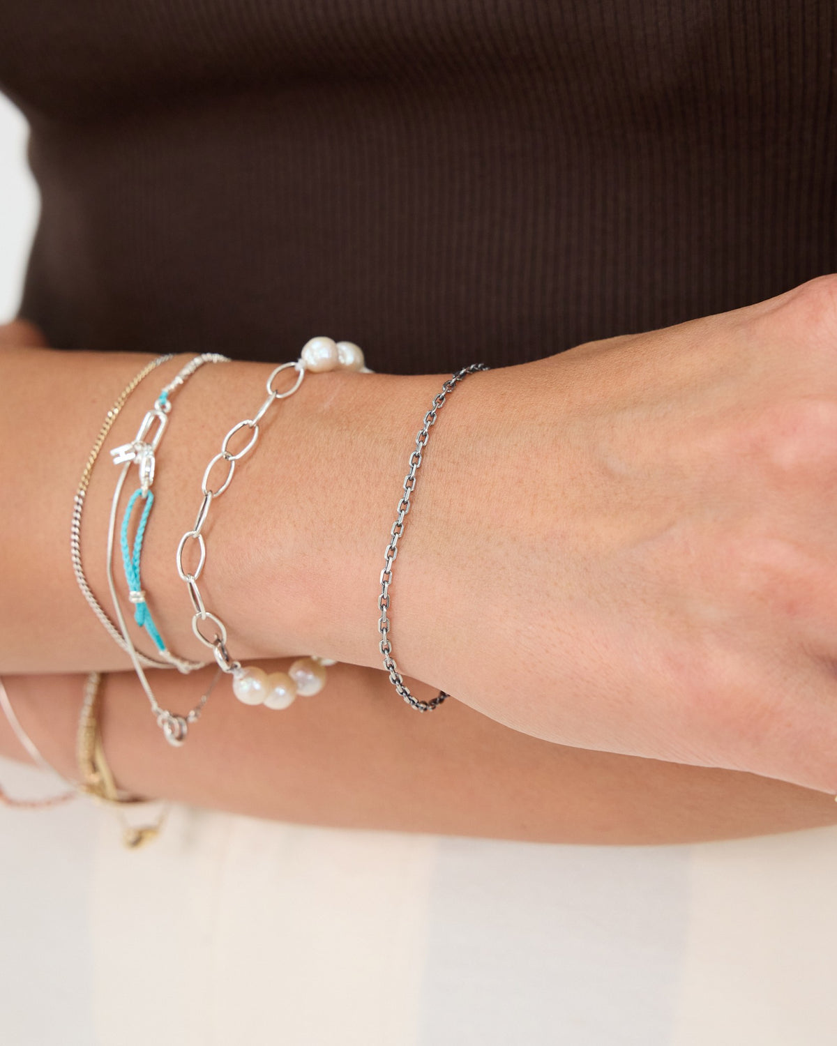 classic link chain bracelet in rose gold – photo 9 | HANNA543