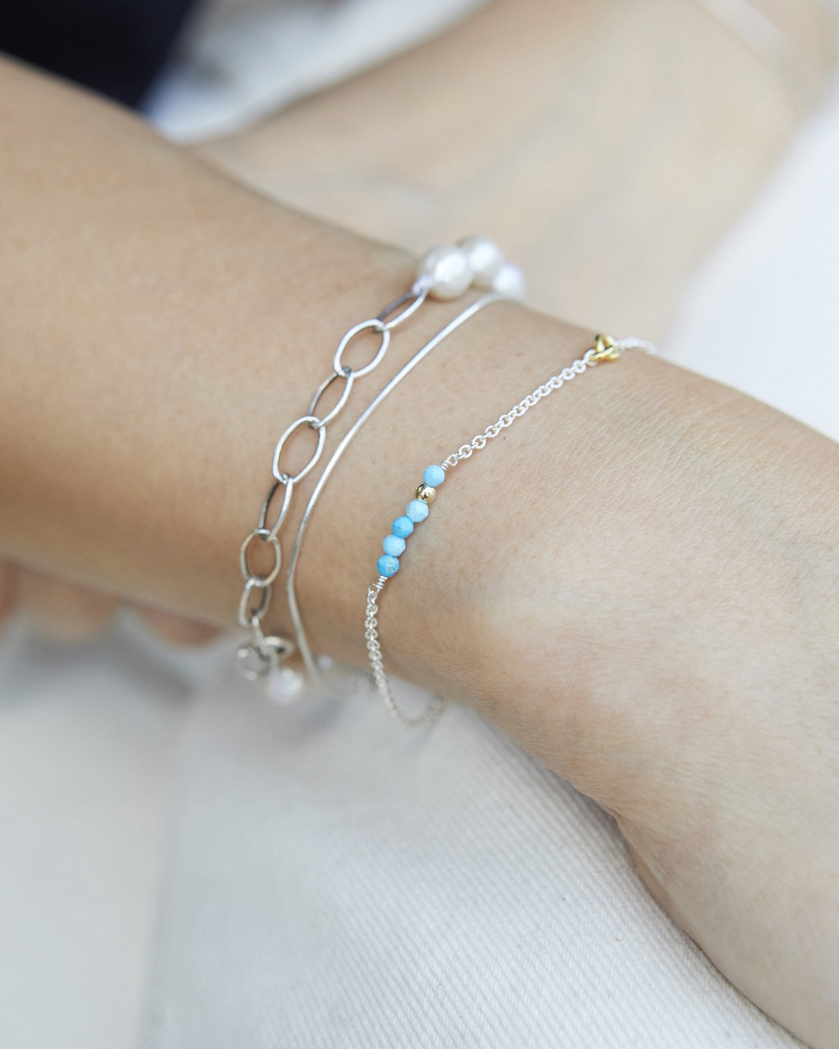 B203_A - turquoise ball bracelet