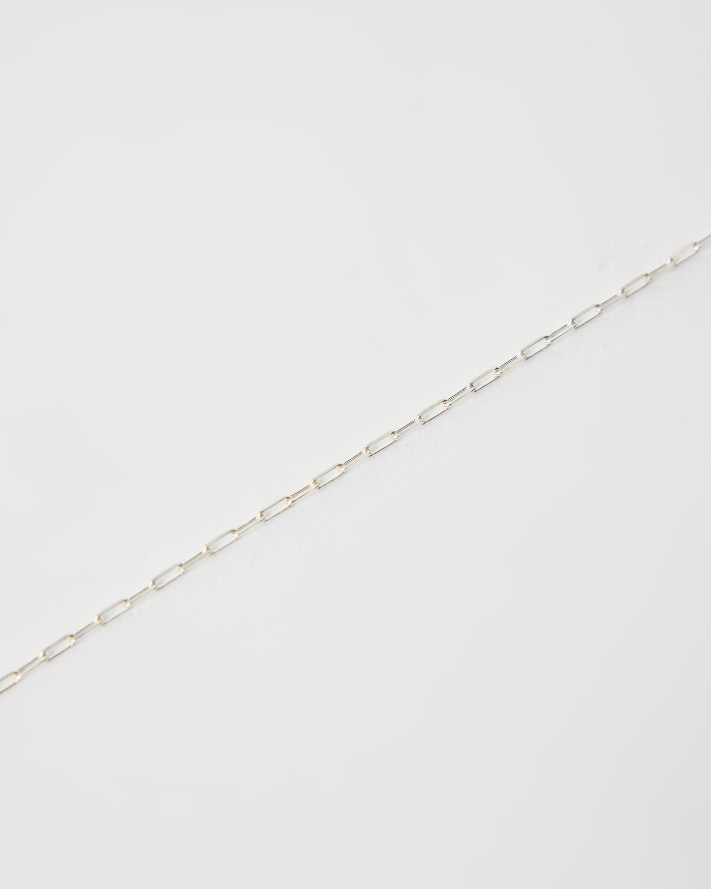 B433 - the modish link *in stock