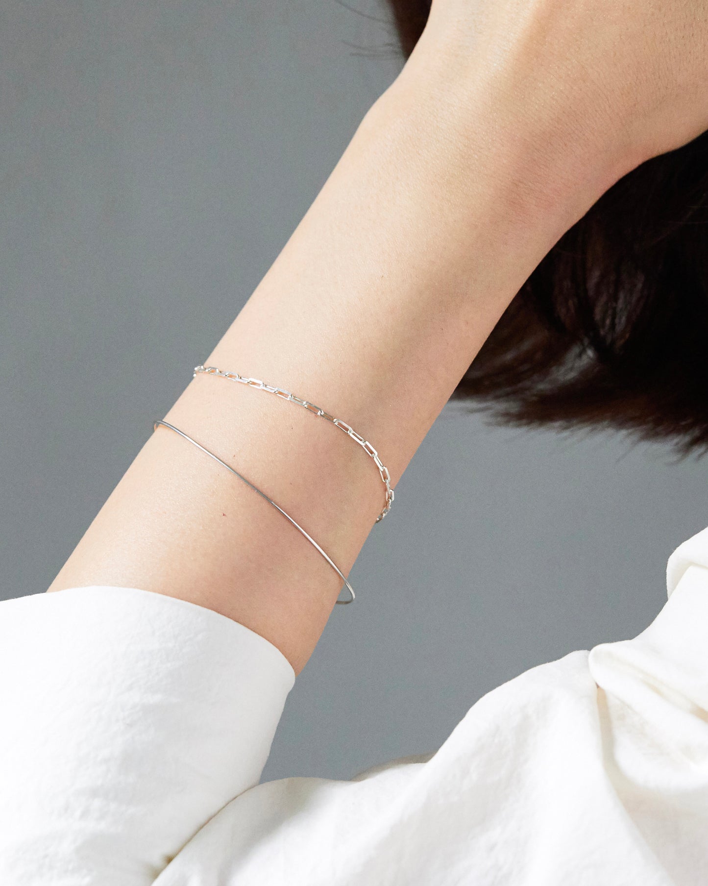 B433 - the modish link *in stock