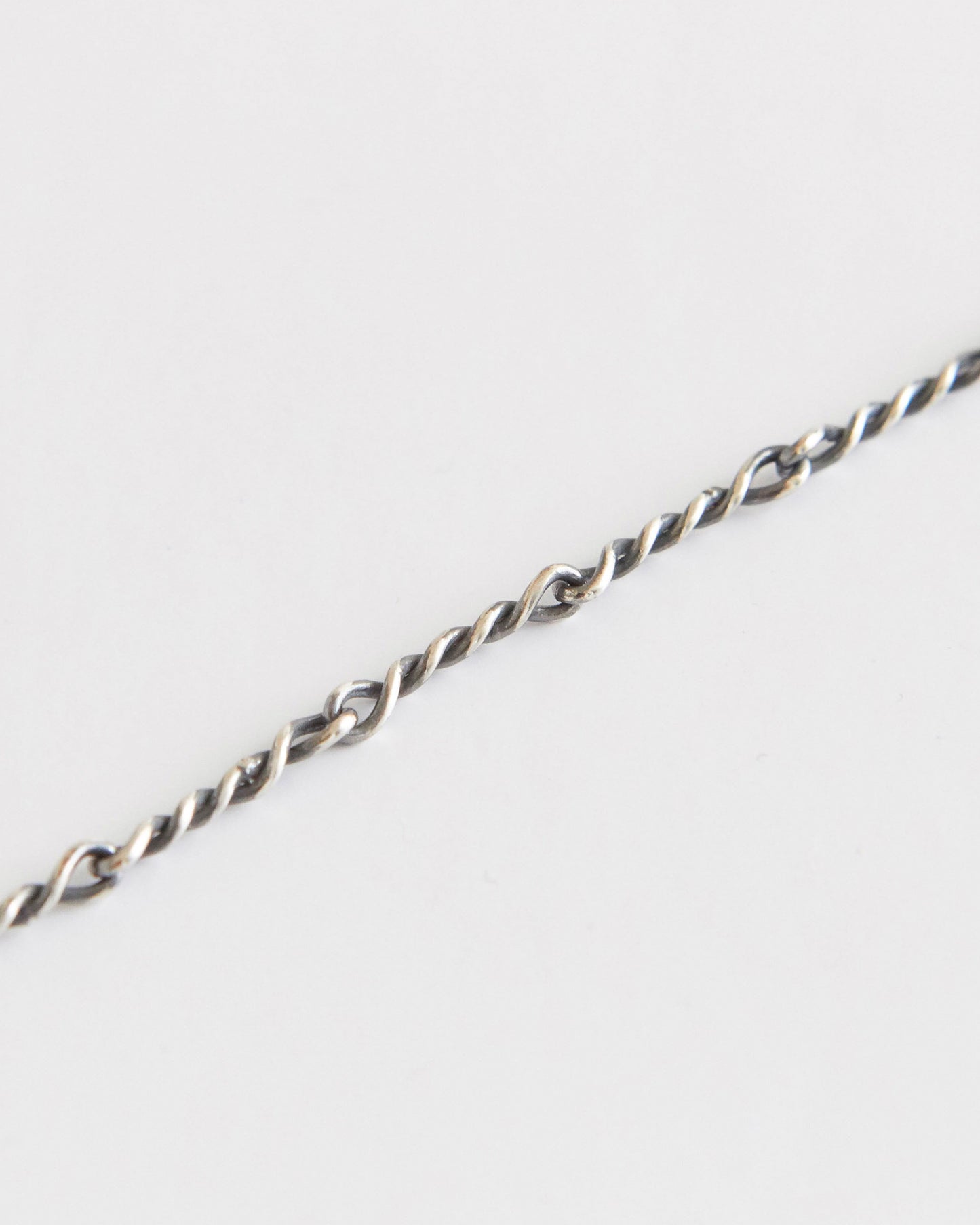 B492 - twisted sterling chain