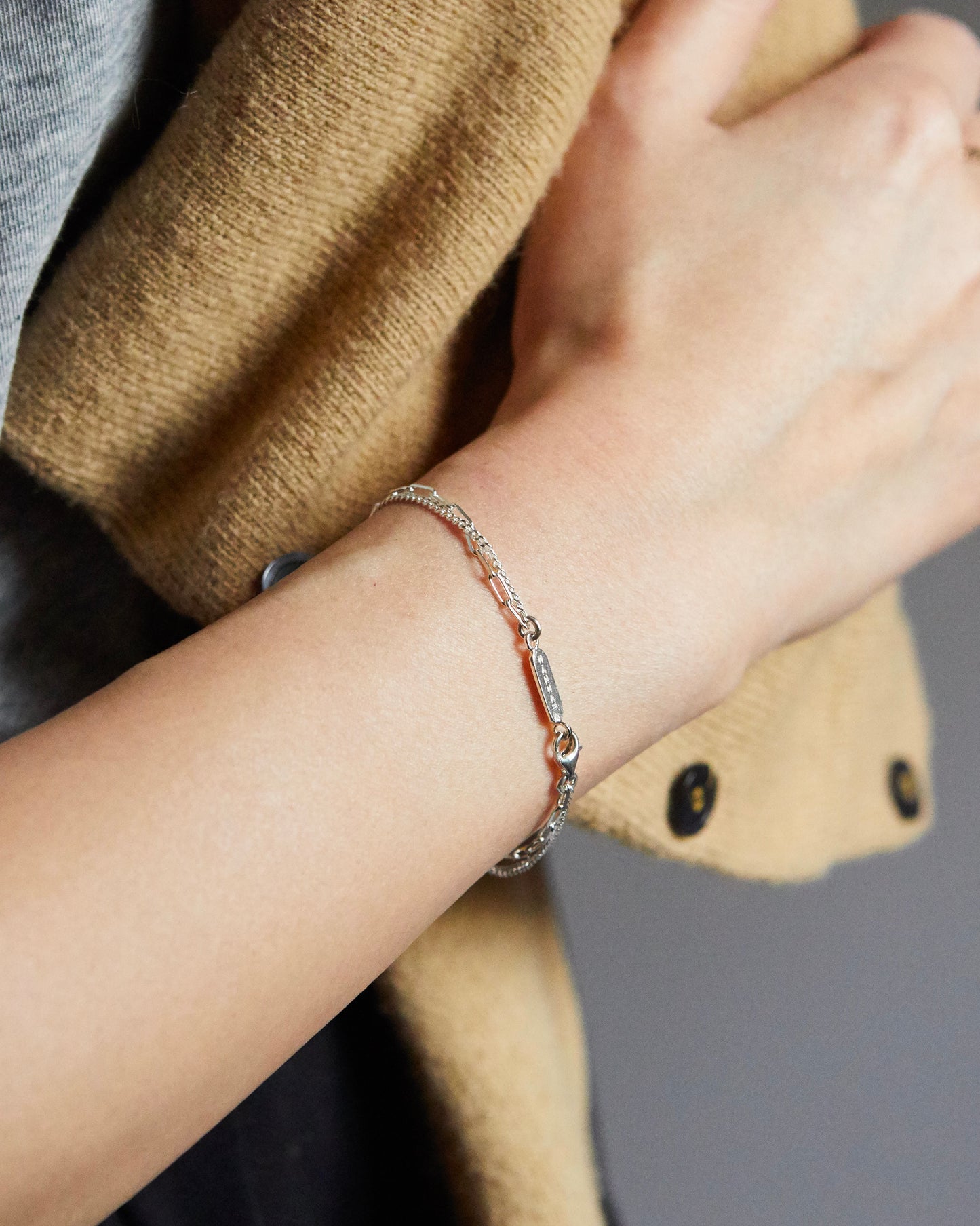 B566 - silver sync *in stock