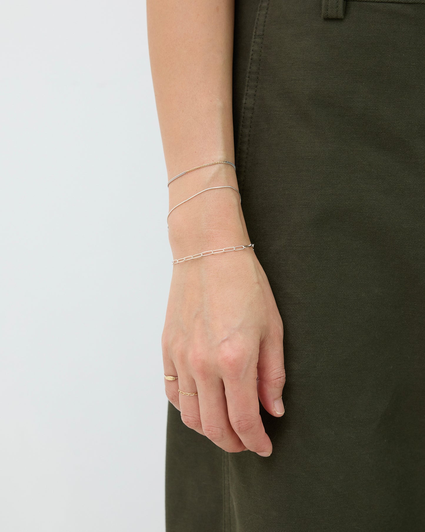 B570 - paperclip chic *in stock