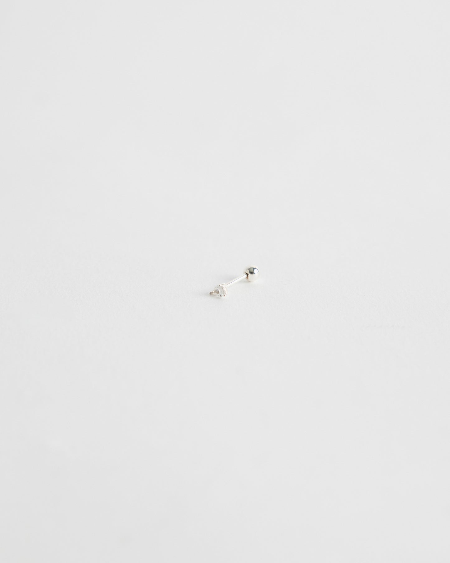 E1026 - tone drop stud *in stock