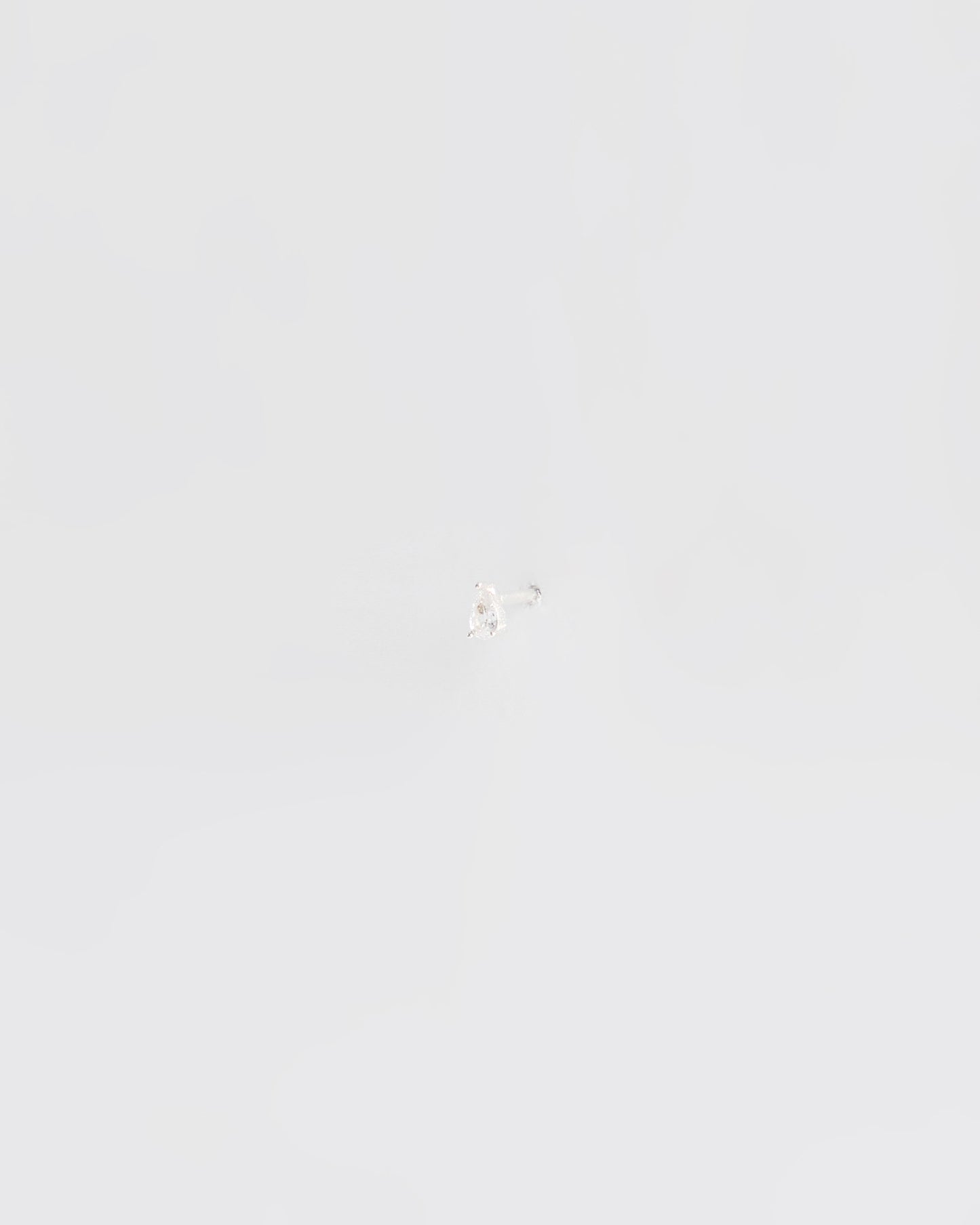 E1026 - tone drop stud *in stock