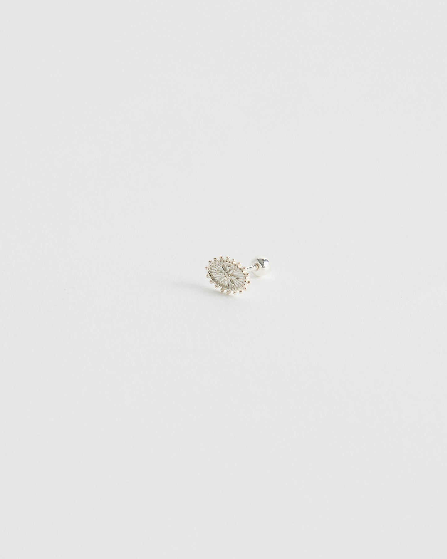 E1039 - baroque oval stud *in stock
