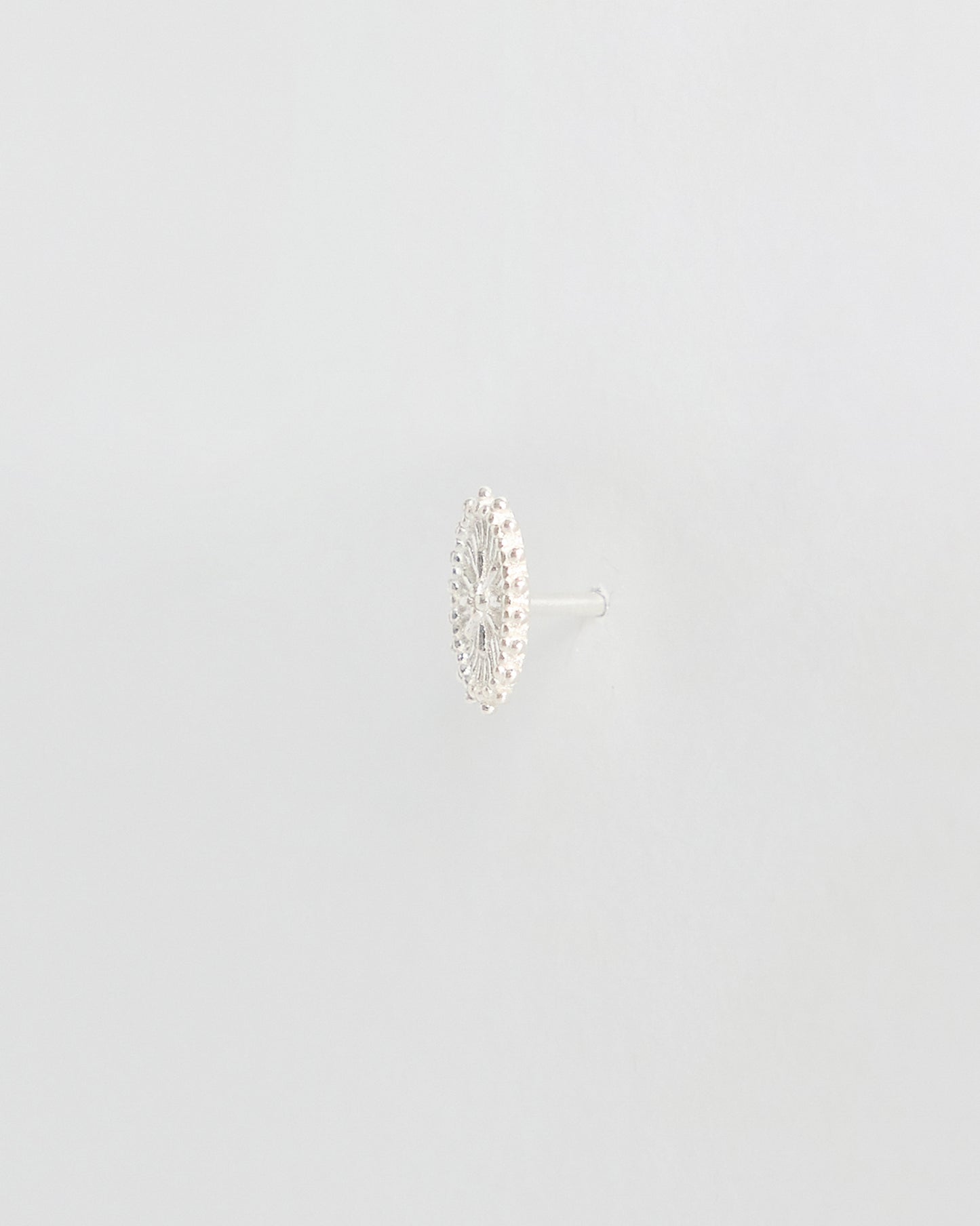 E1039 - baroque oval stud *in stock