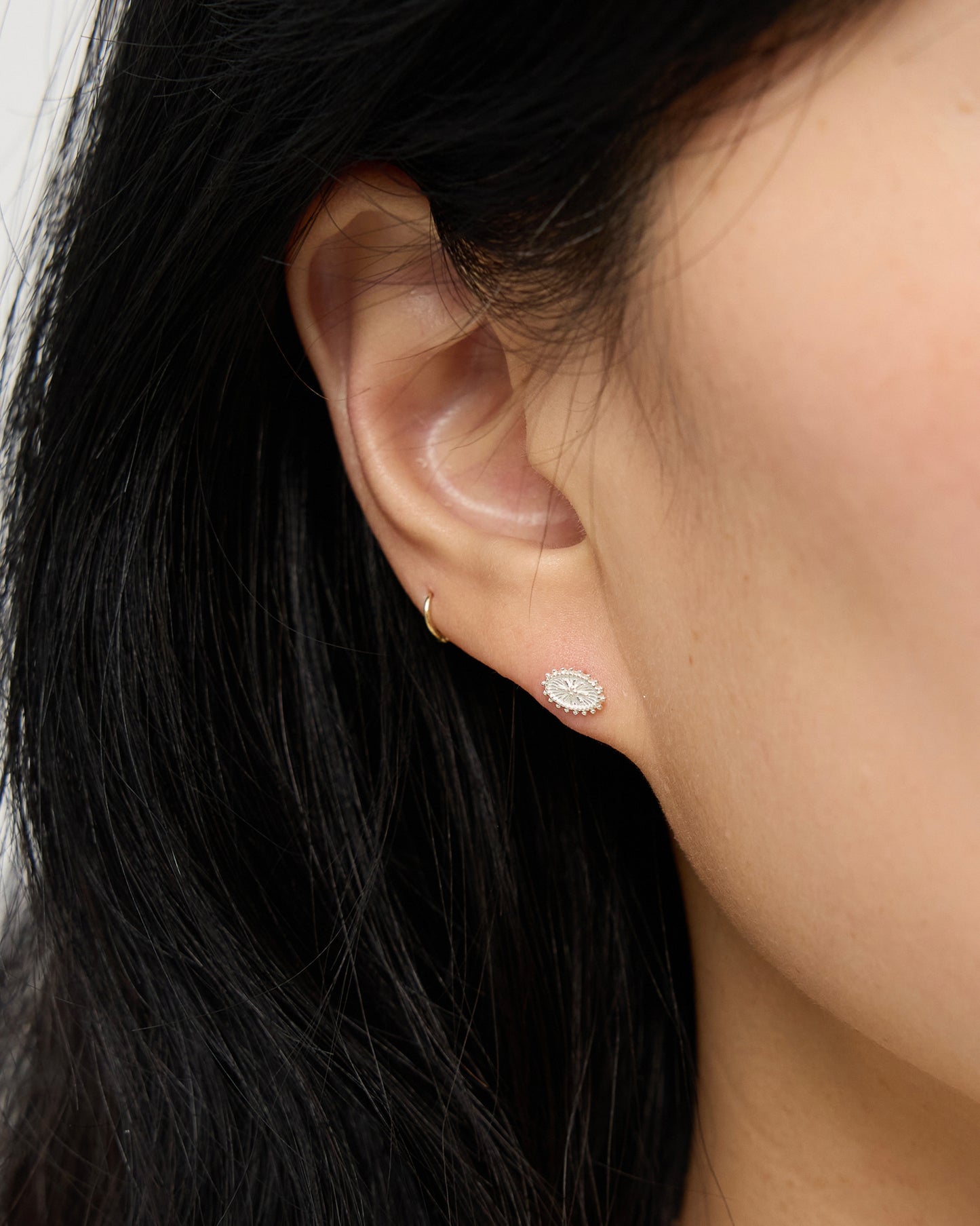 E1039 - baroque oval stud *in stock