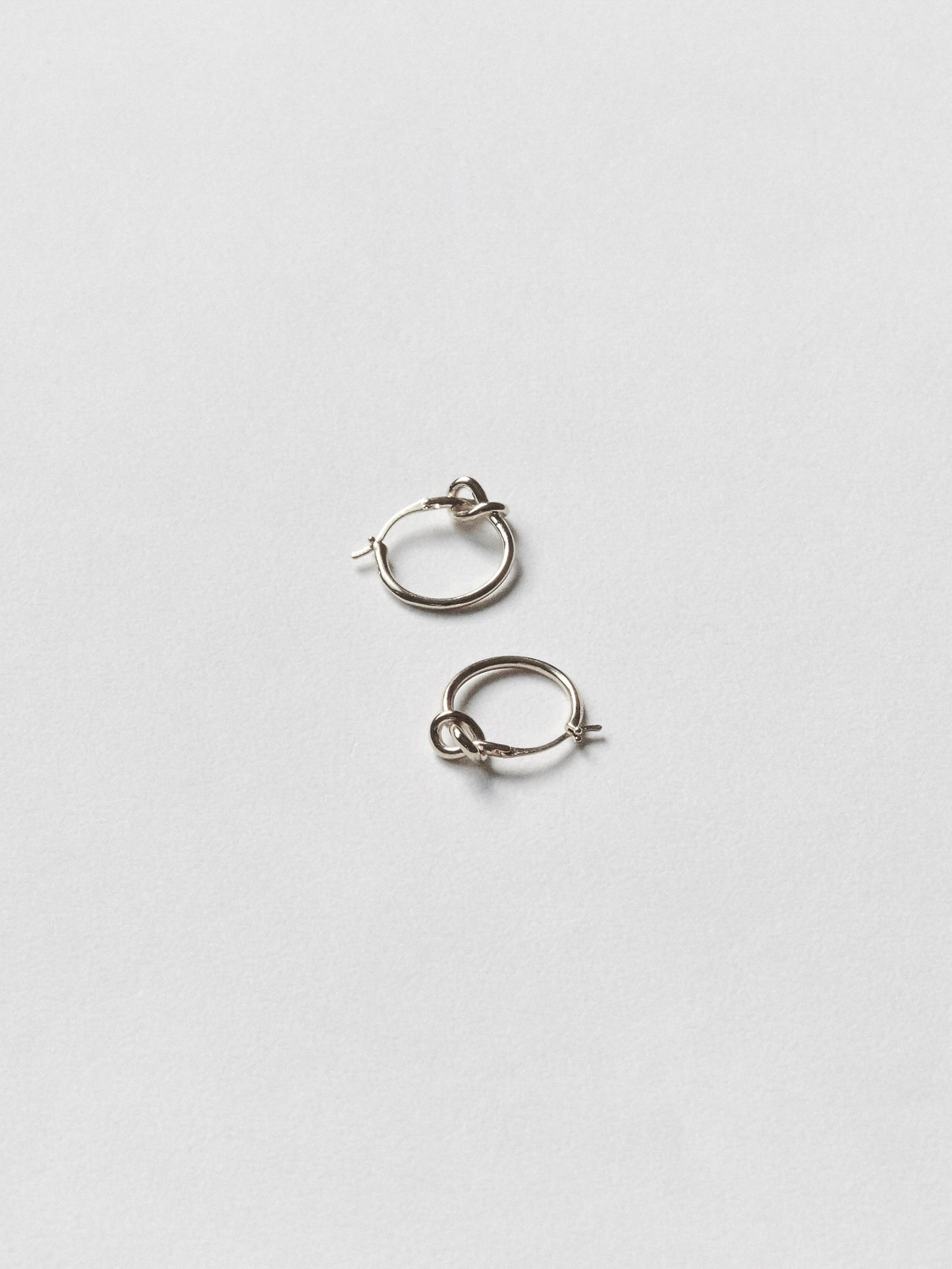 E495S - sterling thread hoops *in stock