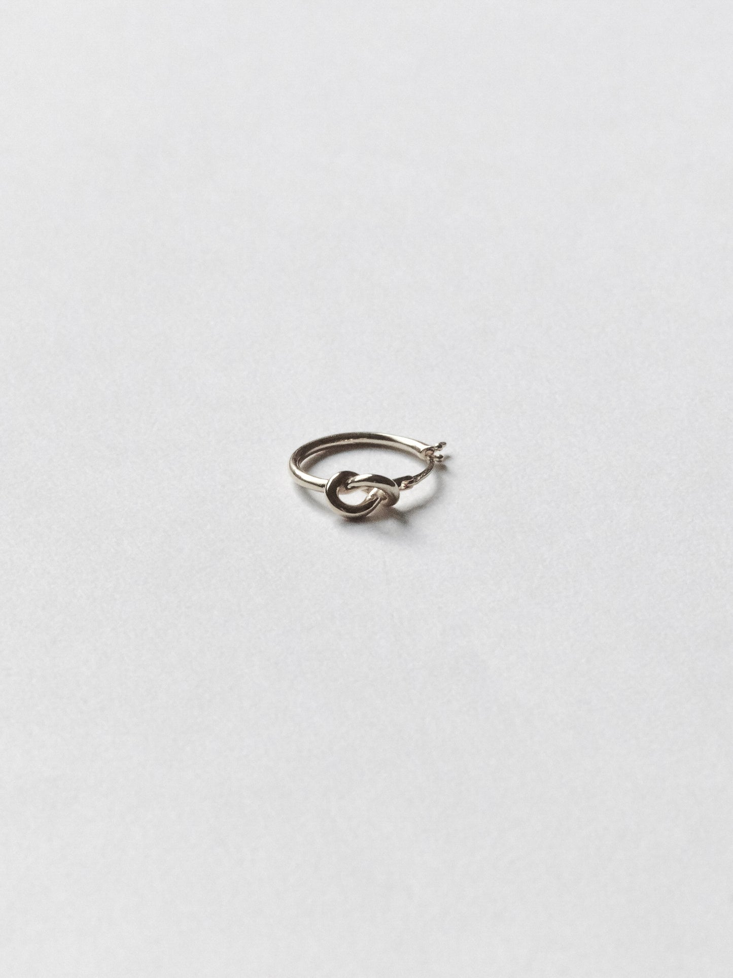 E495S - sterling thread hoops *in stock