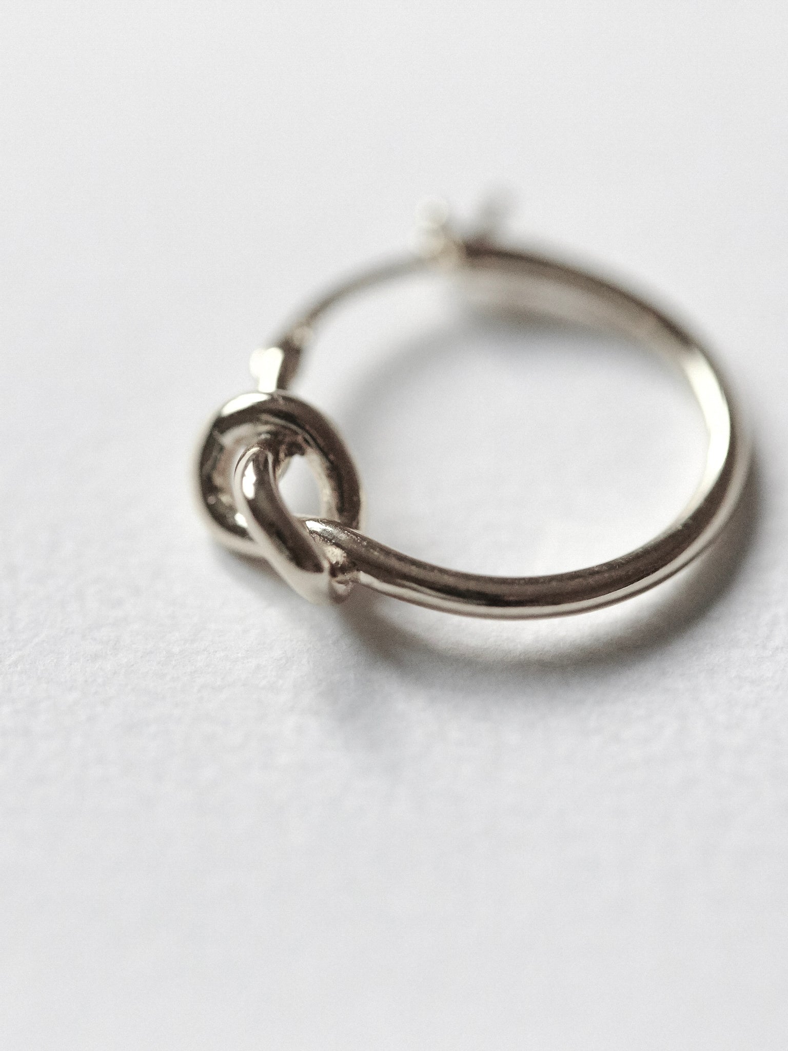 E495S - sterling thread hoops *in stock