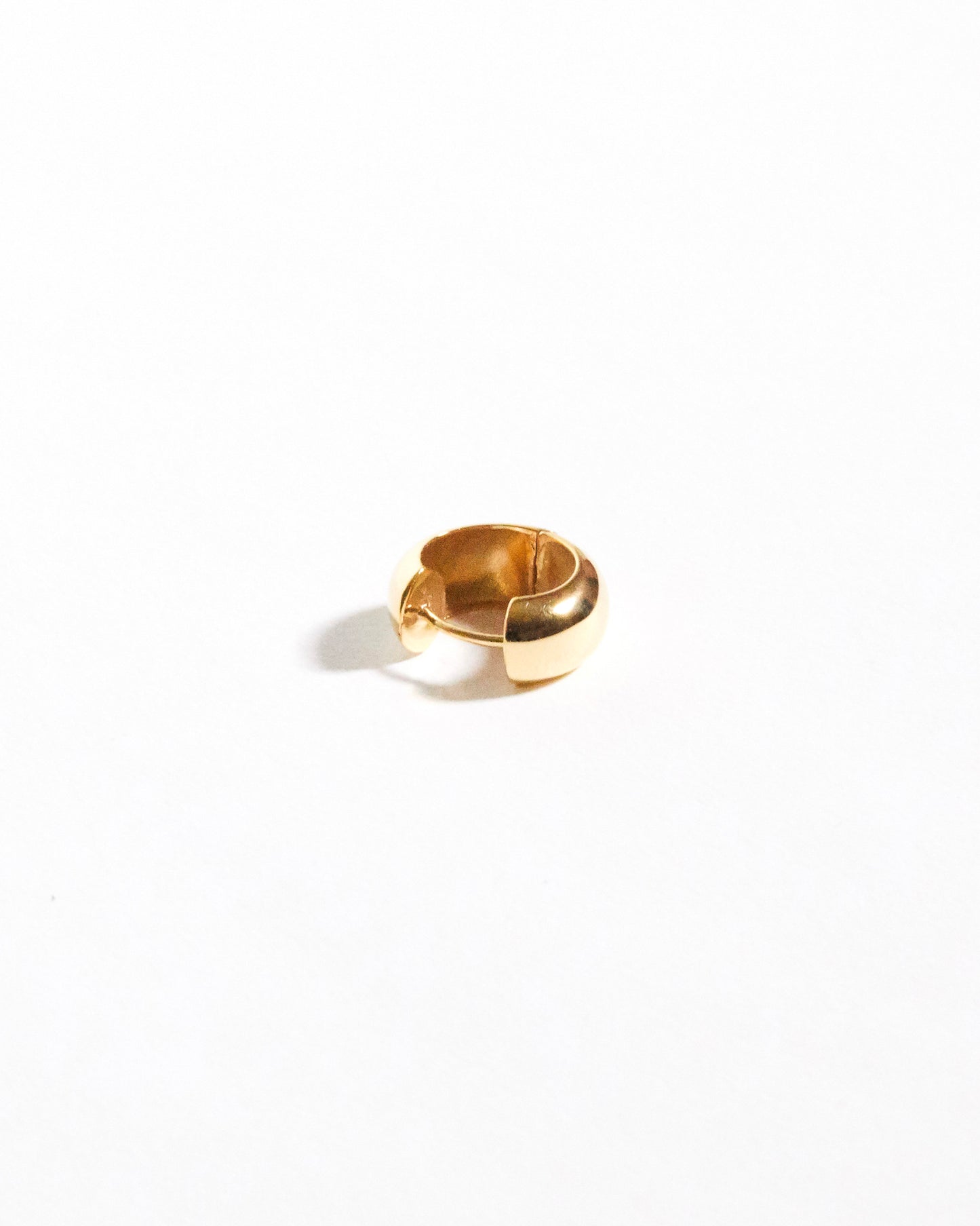 E499 - mini dome huggies