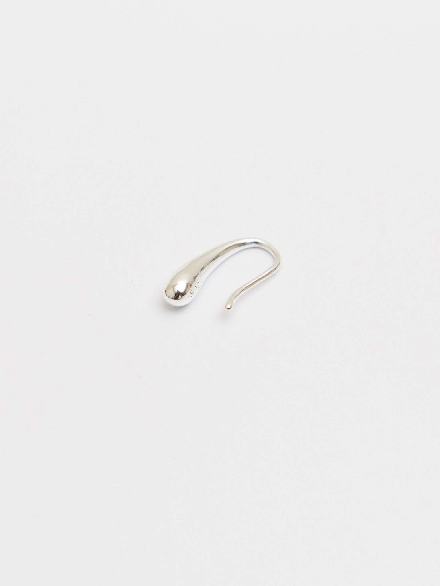 E909S - silver teardrop hooks *in stock