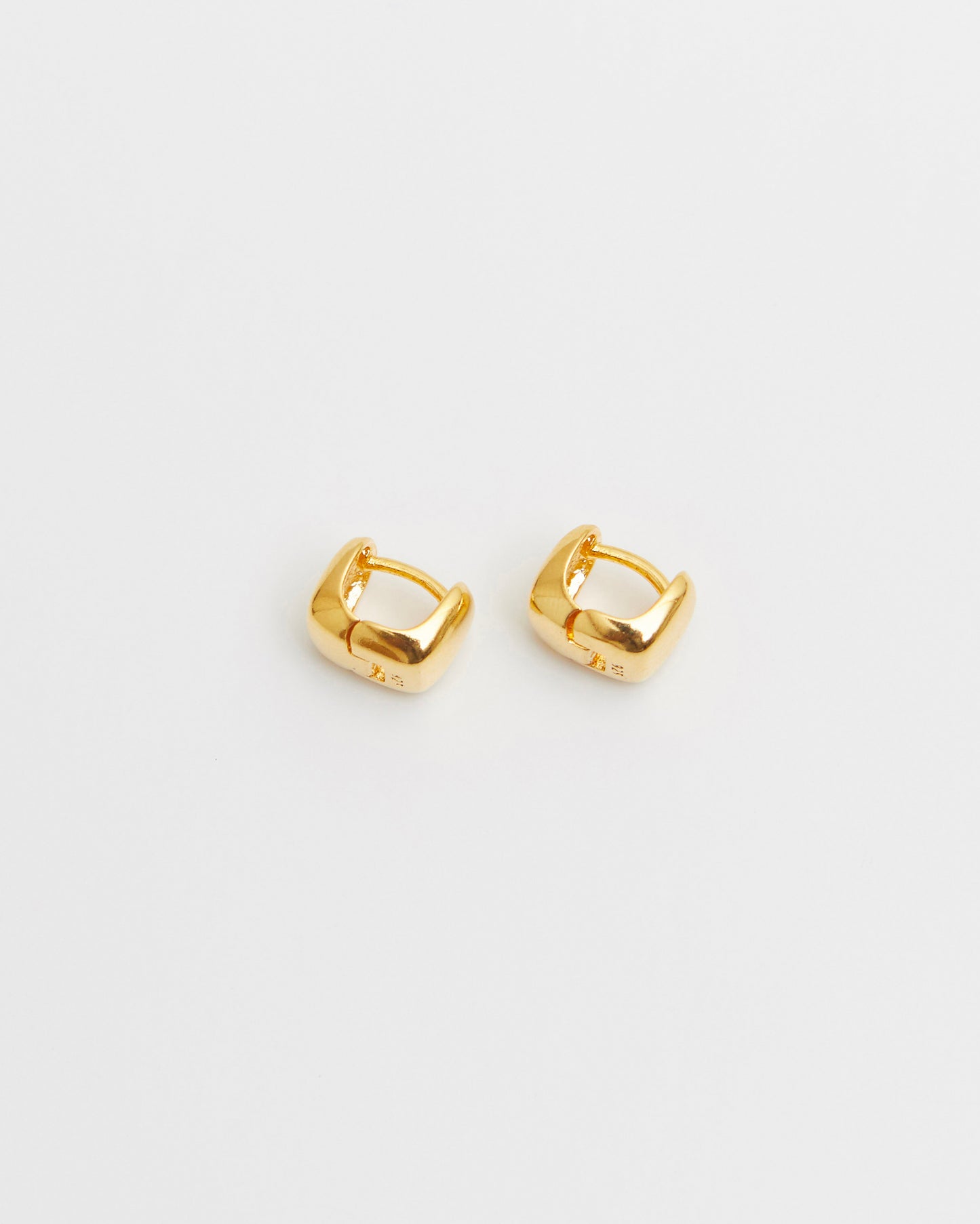 E917 - bold square huggies *in stock