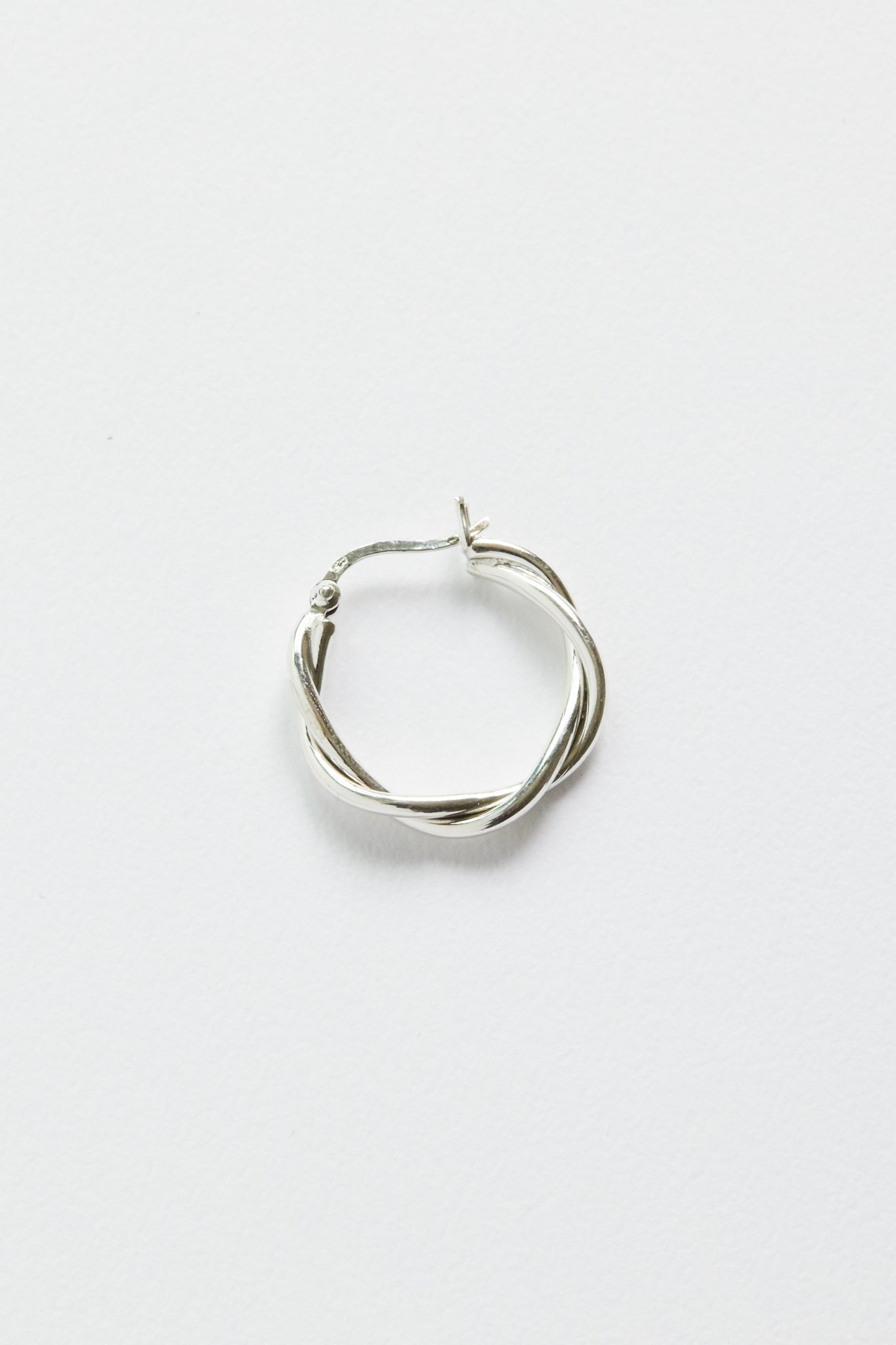 E324S - silver twisted hoops *in stock