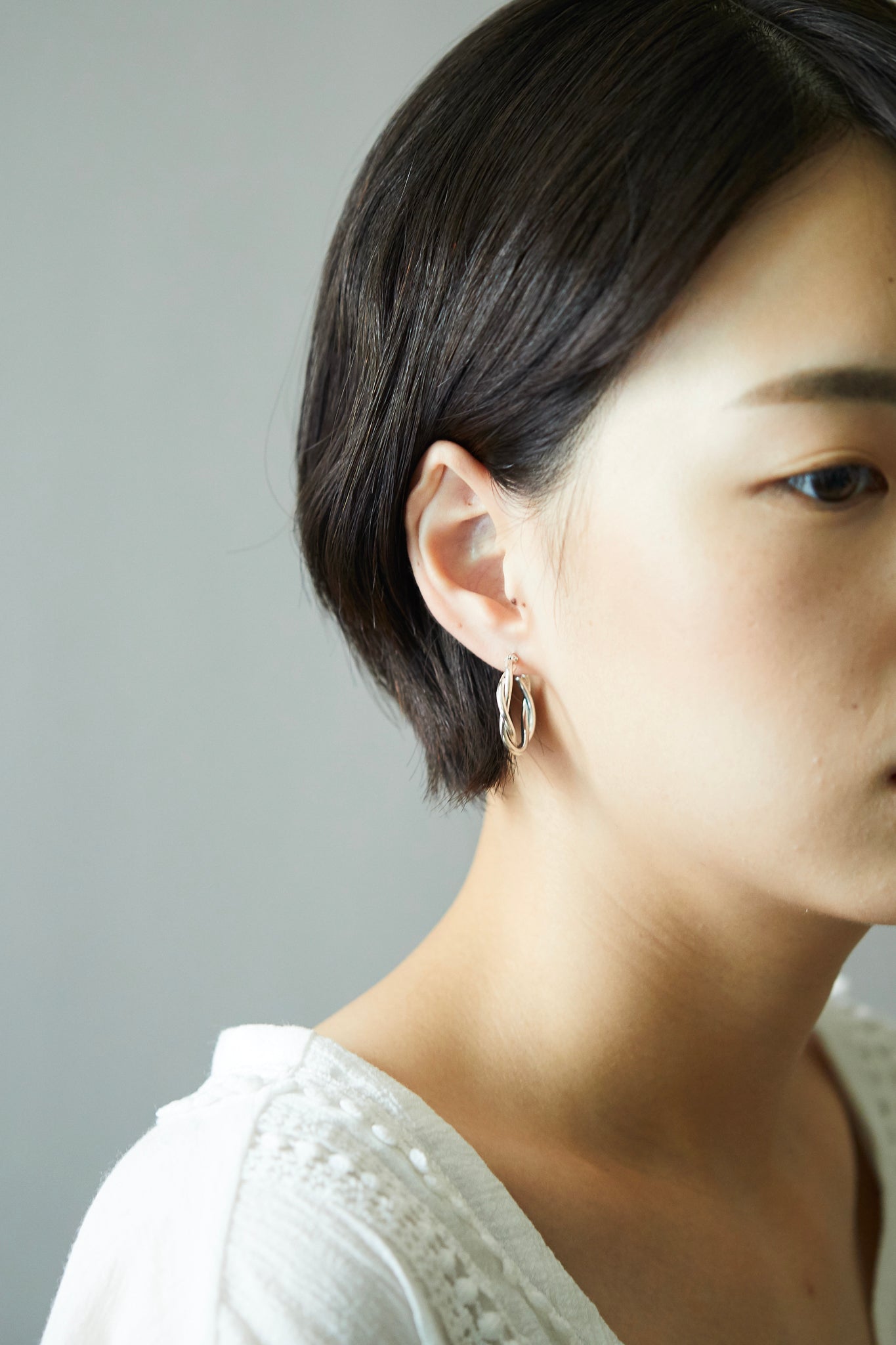 E324S - silver twisted hoops *in stock