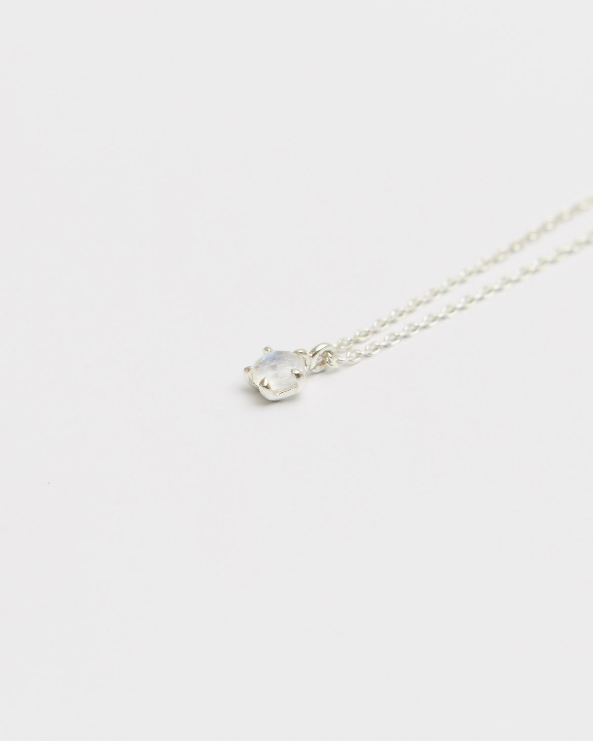 moonstone aperture necklace – rainbow moonstone, framed in plain silver | HANNA543