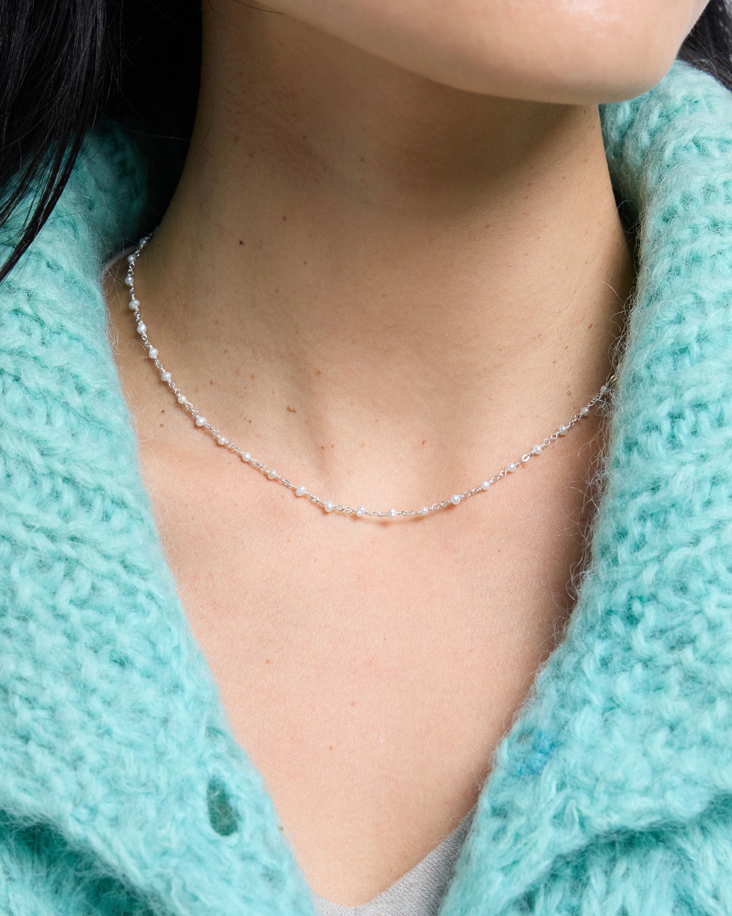 a warm silver version with small pearls adding soft contrast