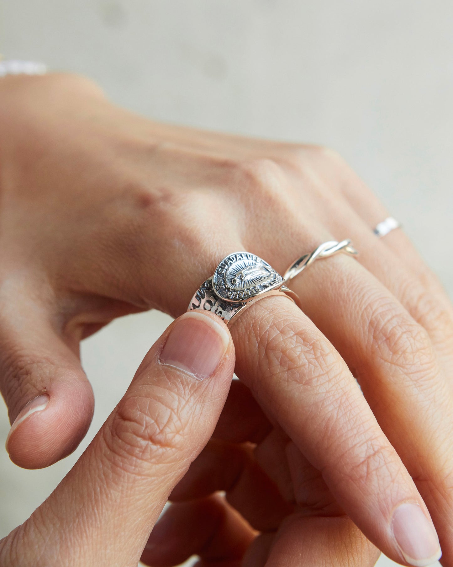 R12 - sentinel signet