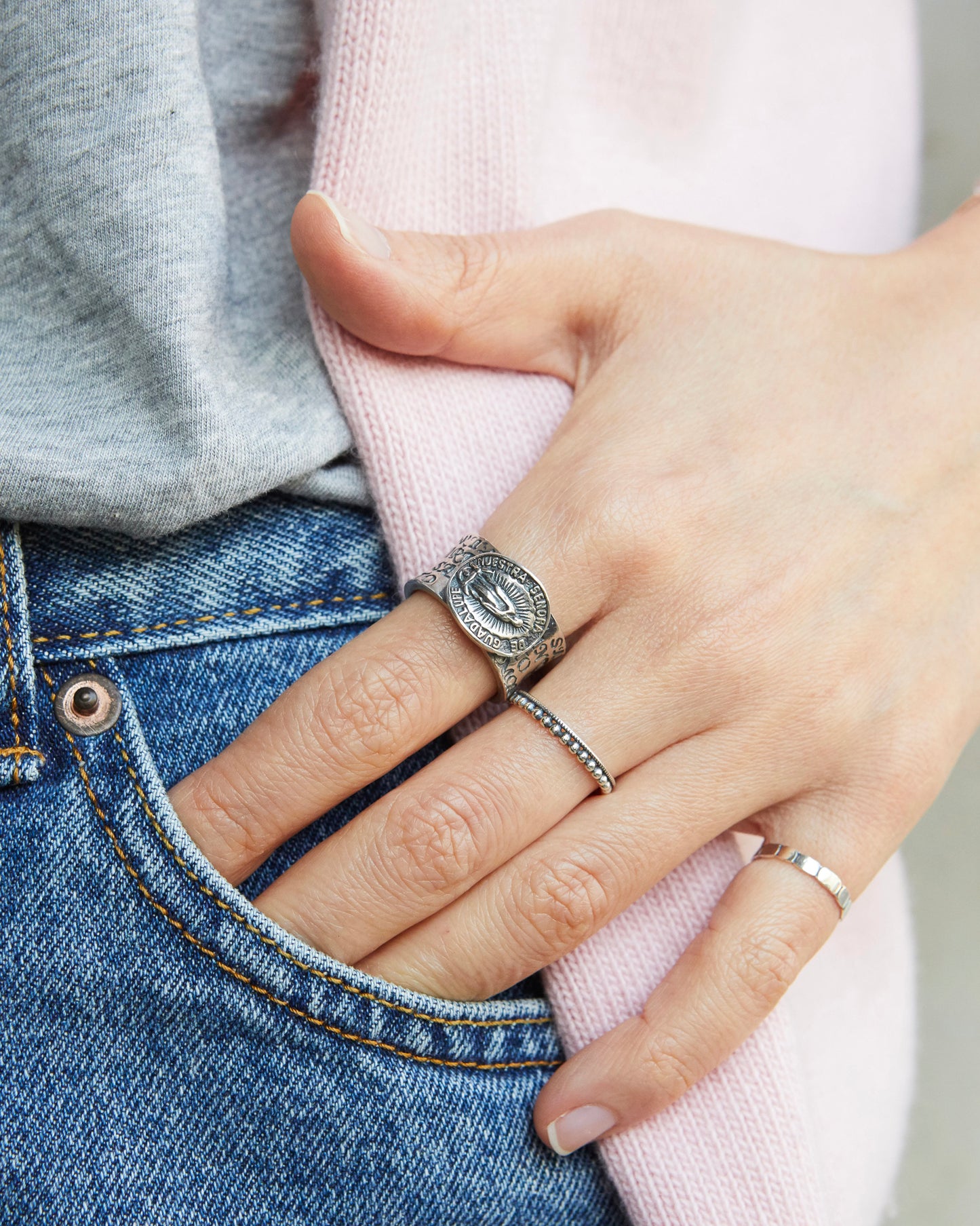 R12 - sentinel signet