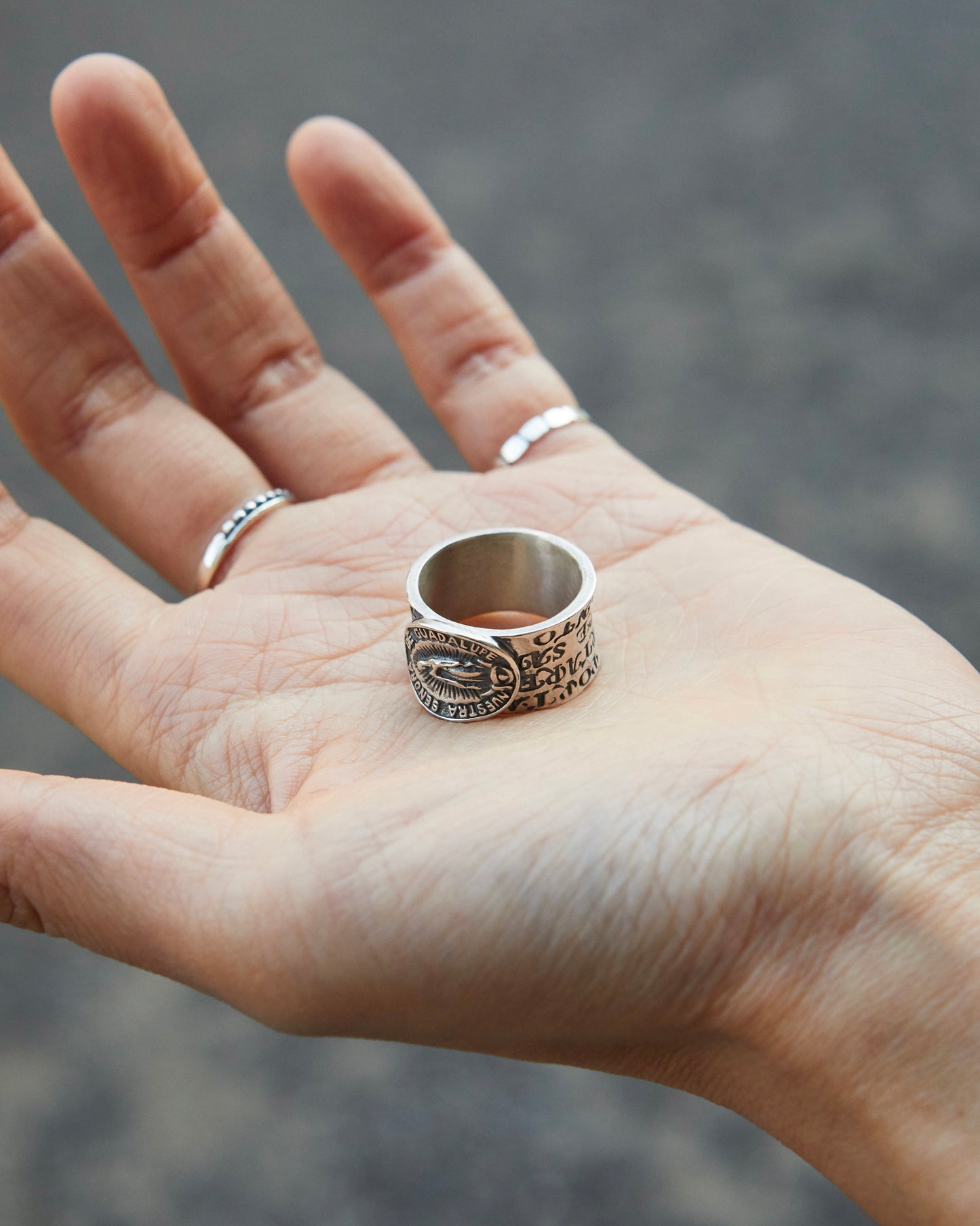 R12 - sentinel signet