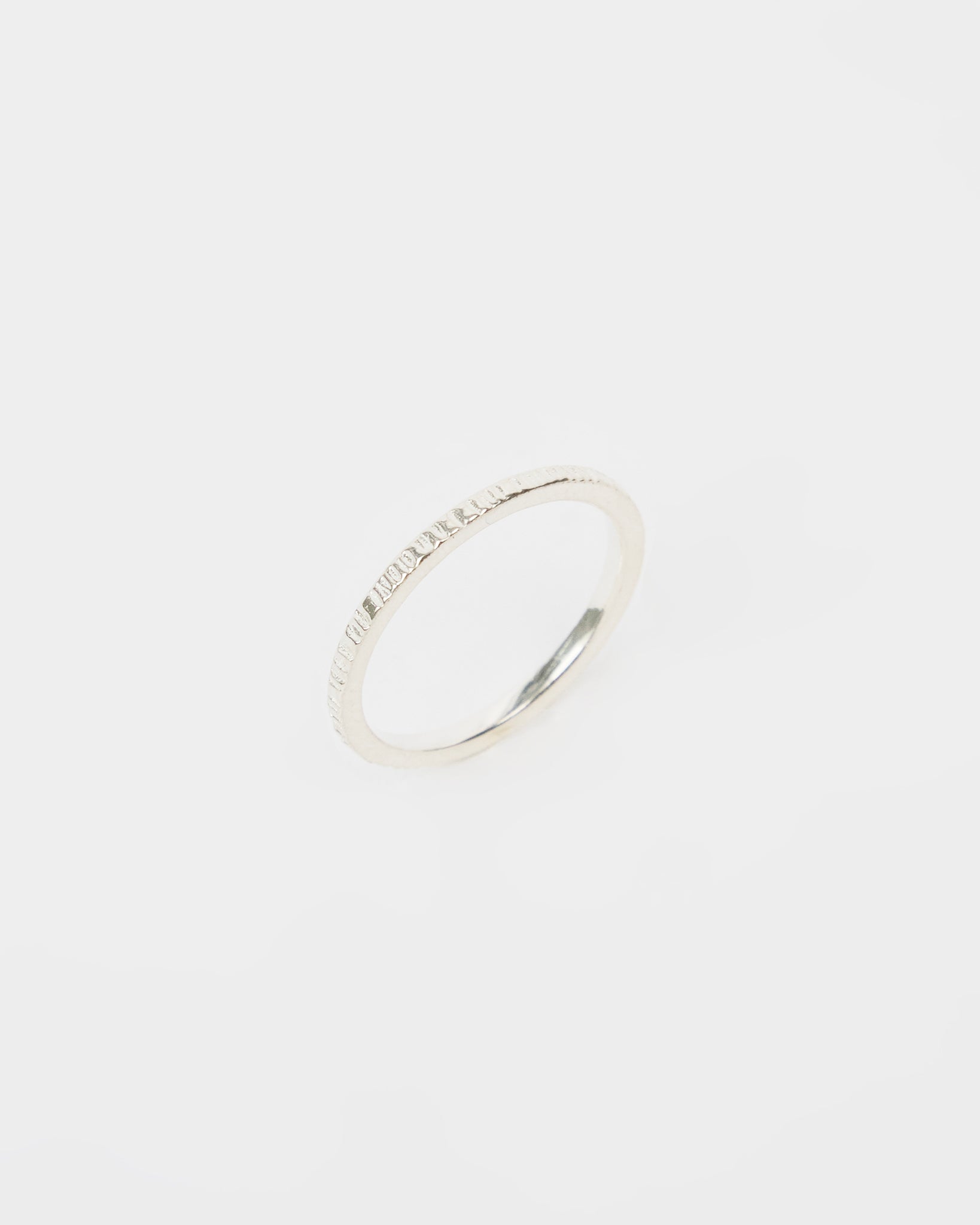 R227 - ripple line band *in stock