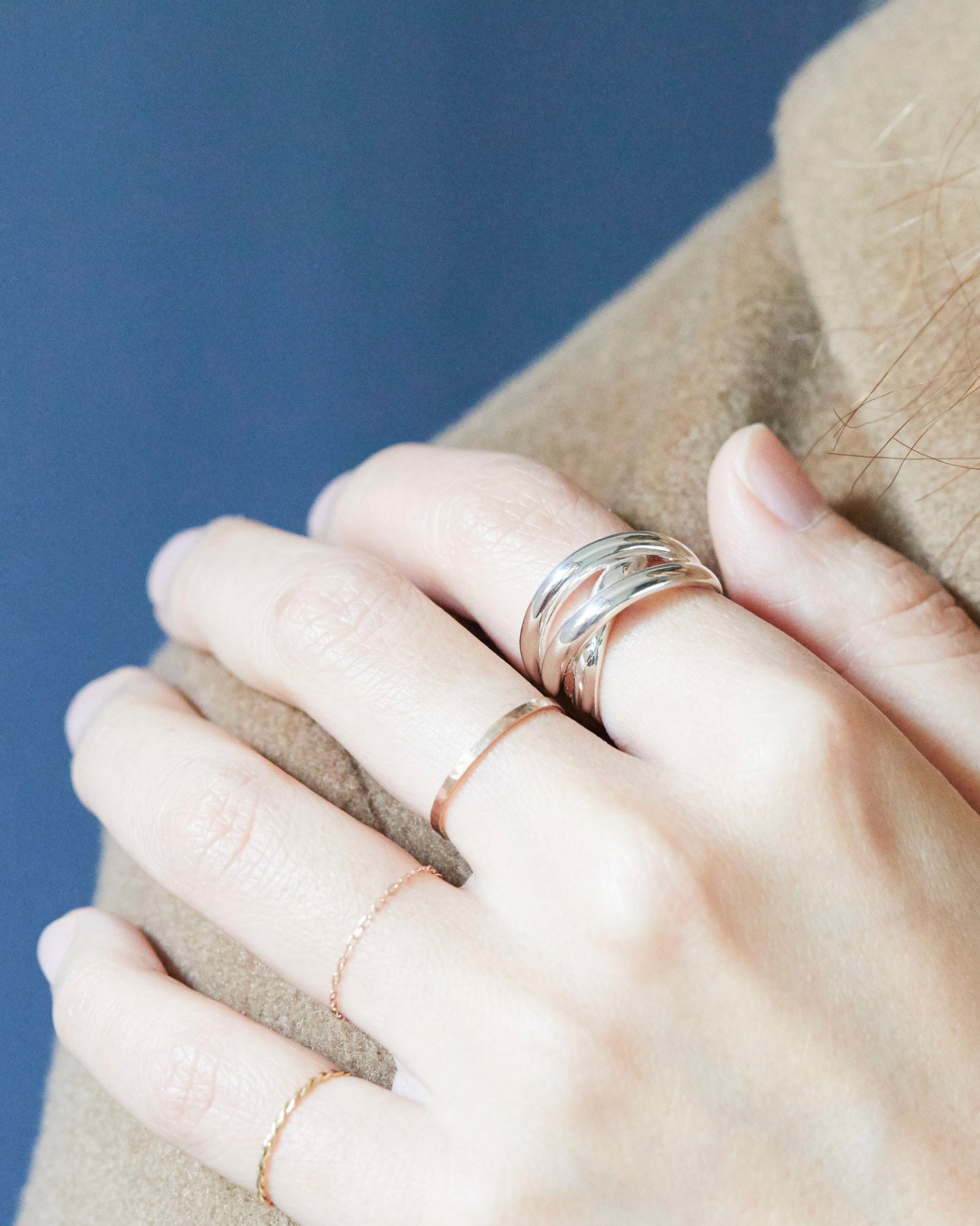 R458 - flowing curves sculptural