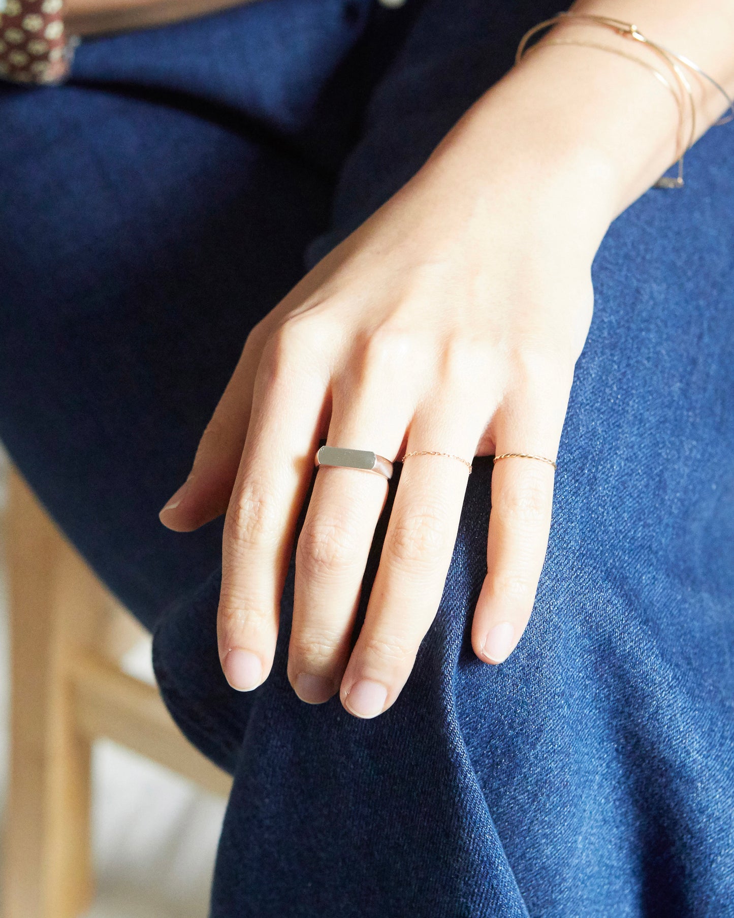 R481 - flat edge band *in stock