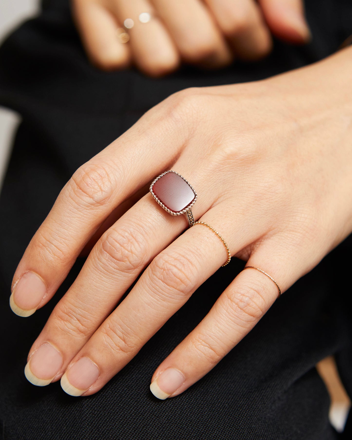 R508 - marcasite signet rope bezel