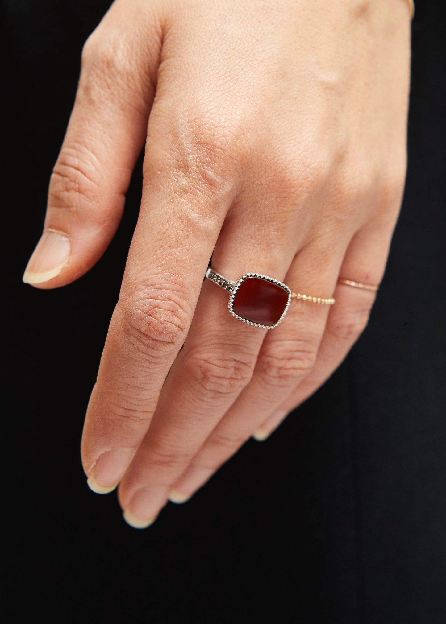 R508 - marcasite signet rope bezel