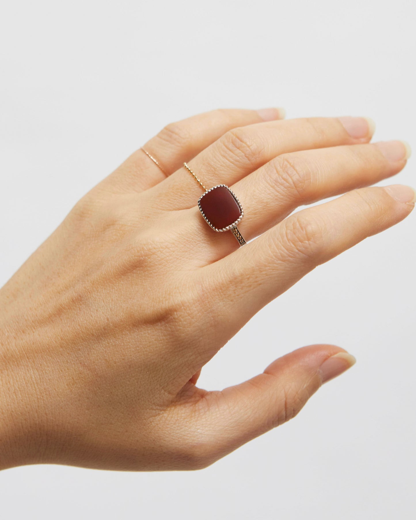 R508 - marcasite signet rope bezel