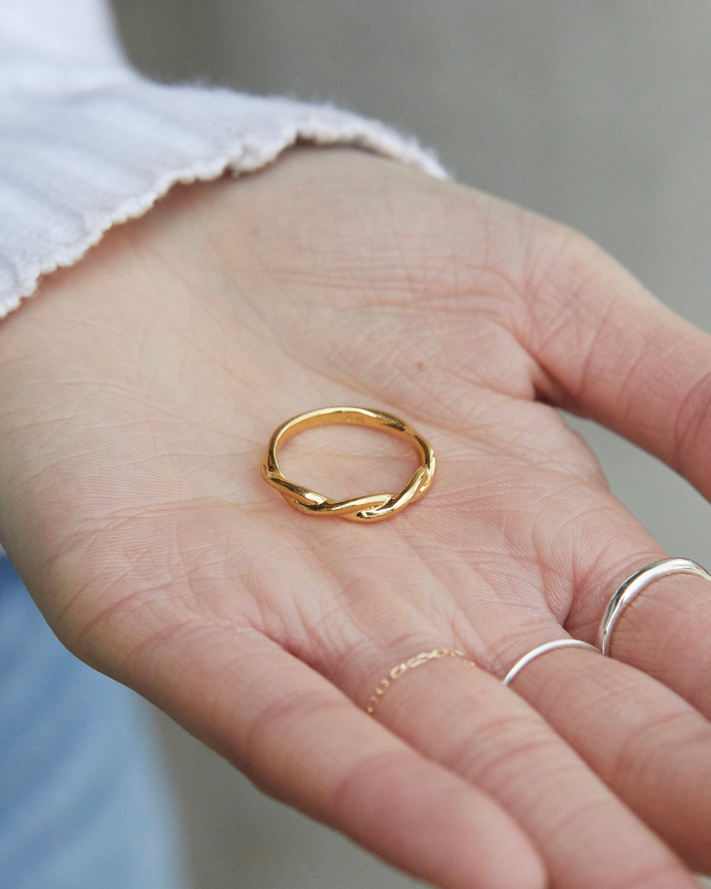 R513 - looped in love *in stock