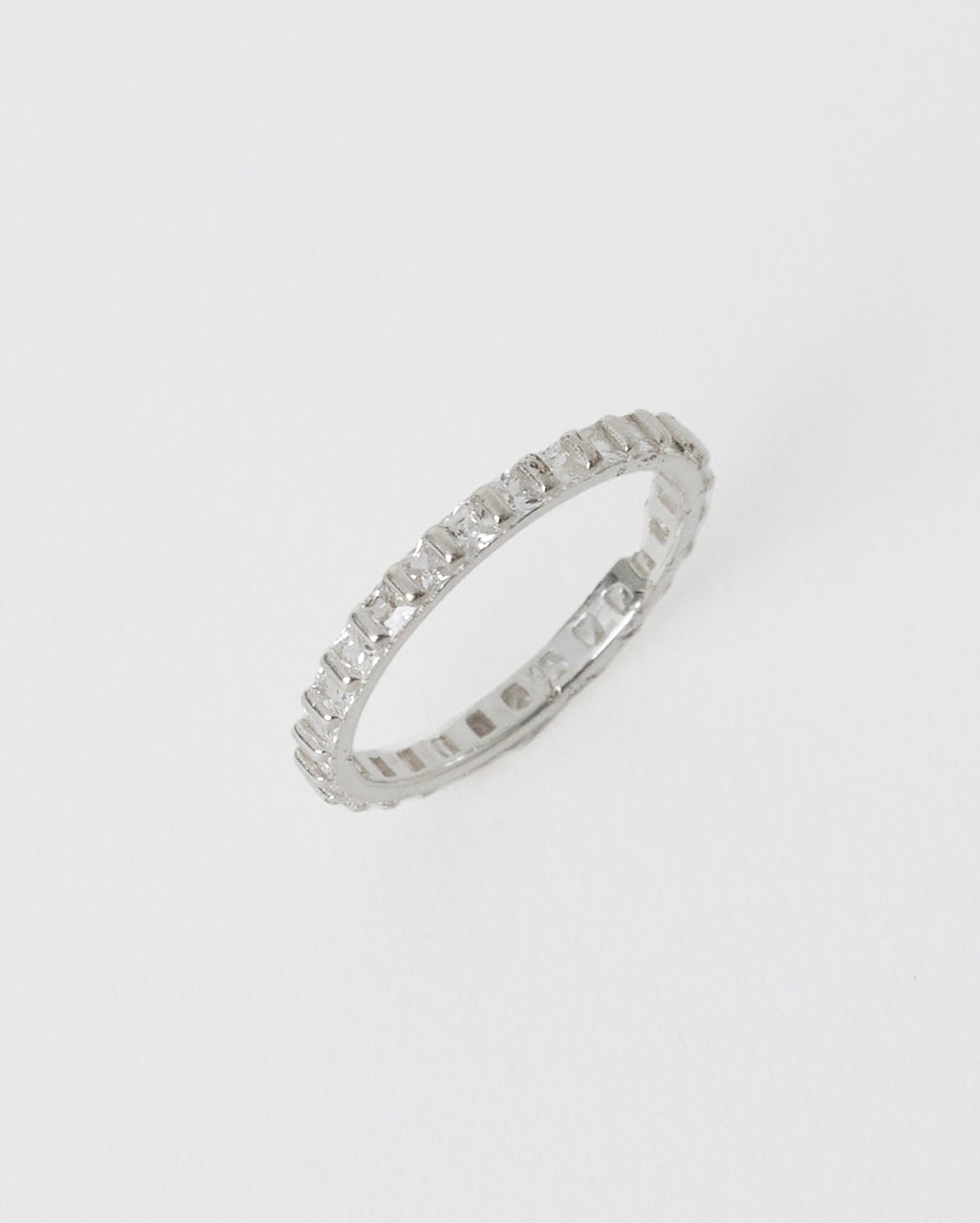 R524 - shine on repeat *in stock