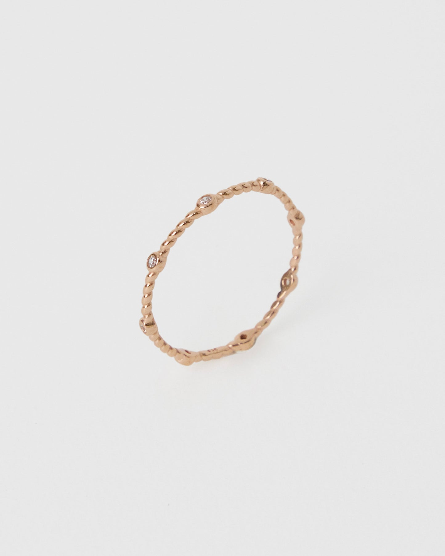 R526 - beaded circle