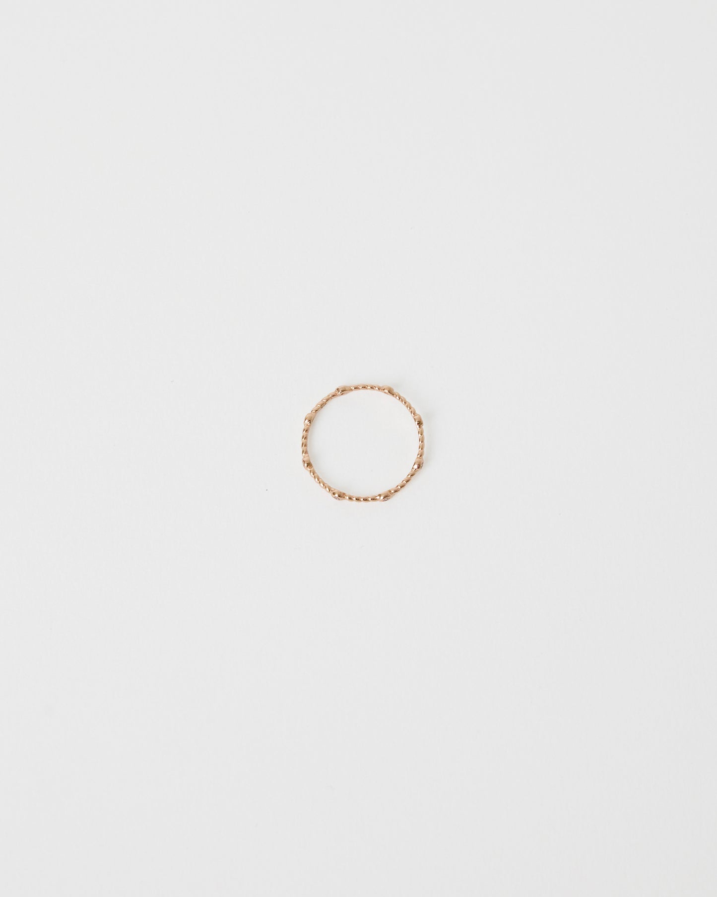 R526 - beaded circle