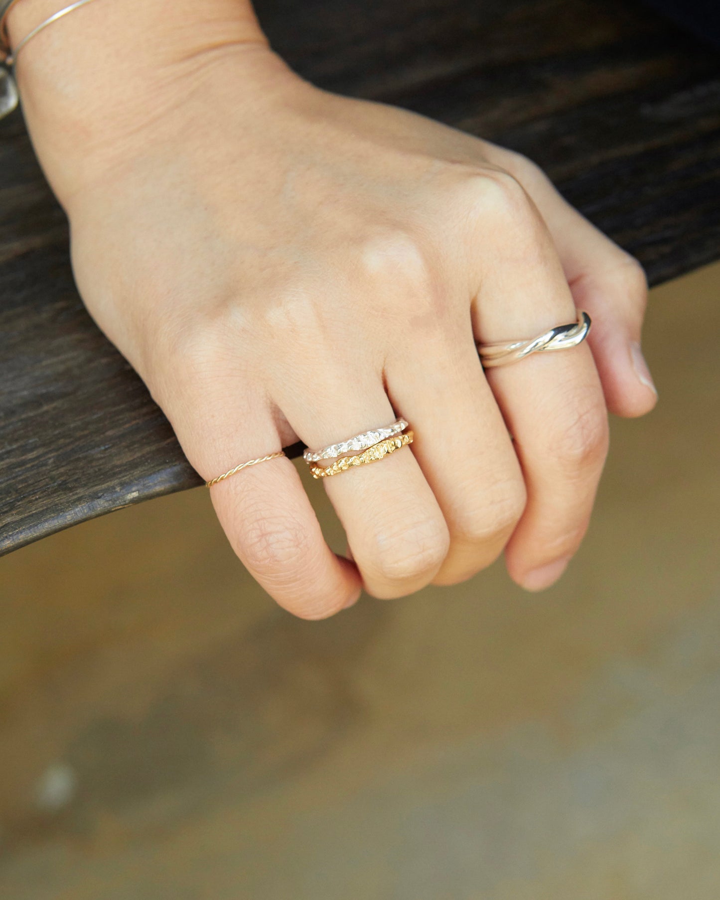 R527 - fractured glow ring *in stock