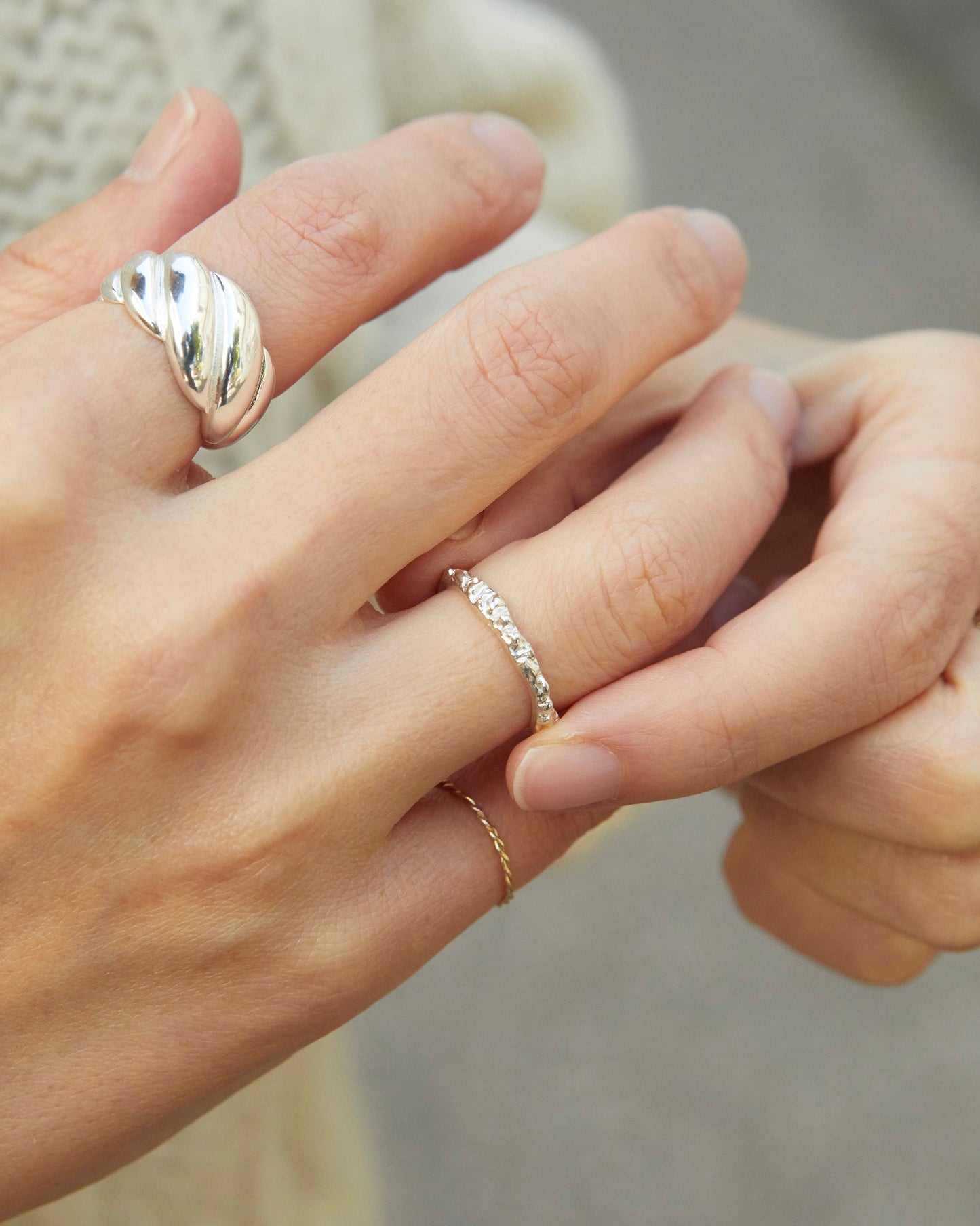 R527 - fractured glow ring *in stock