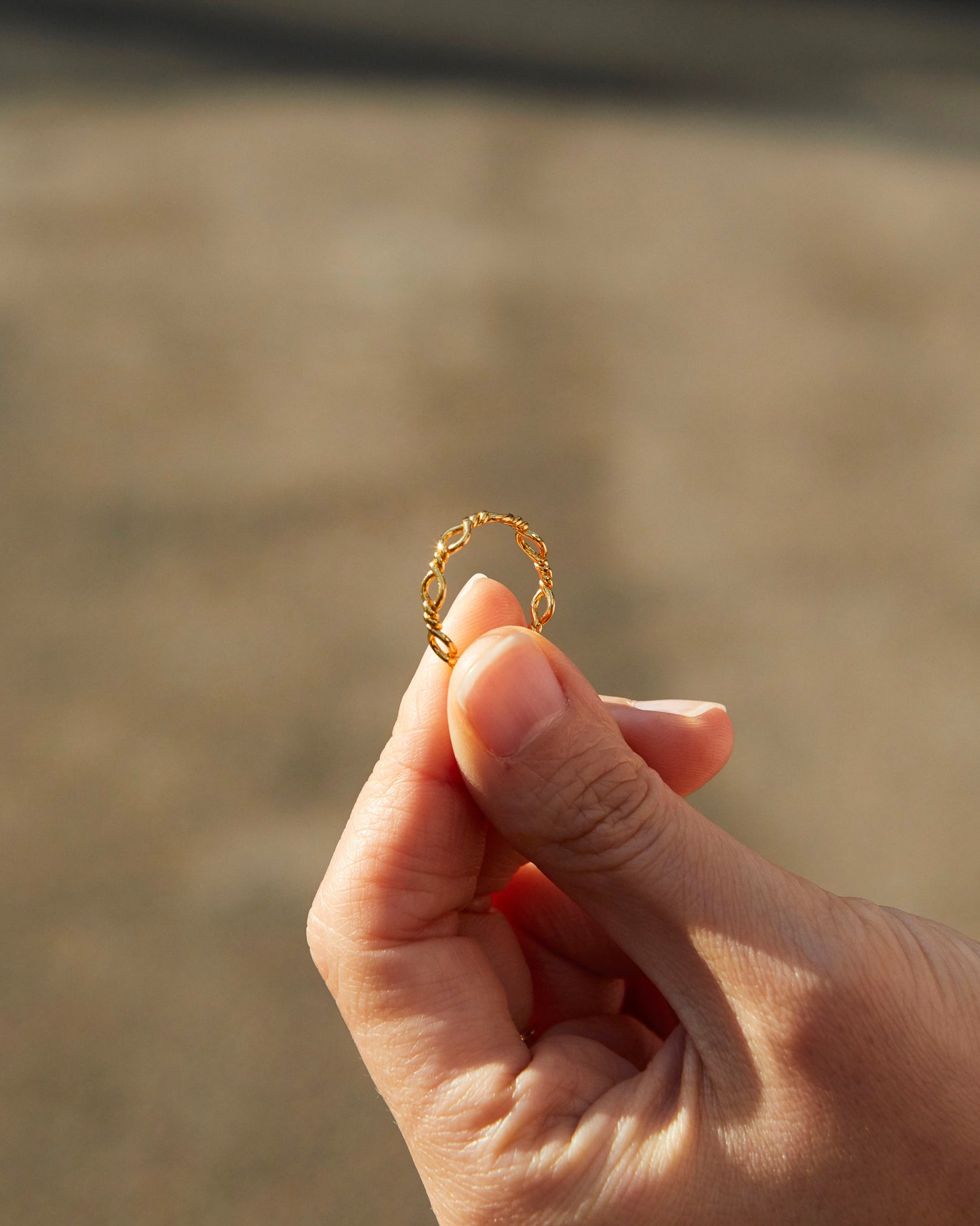 gold loop chain ring with smooth linked design, minimalist everyday jewelry