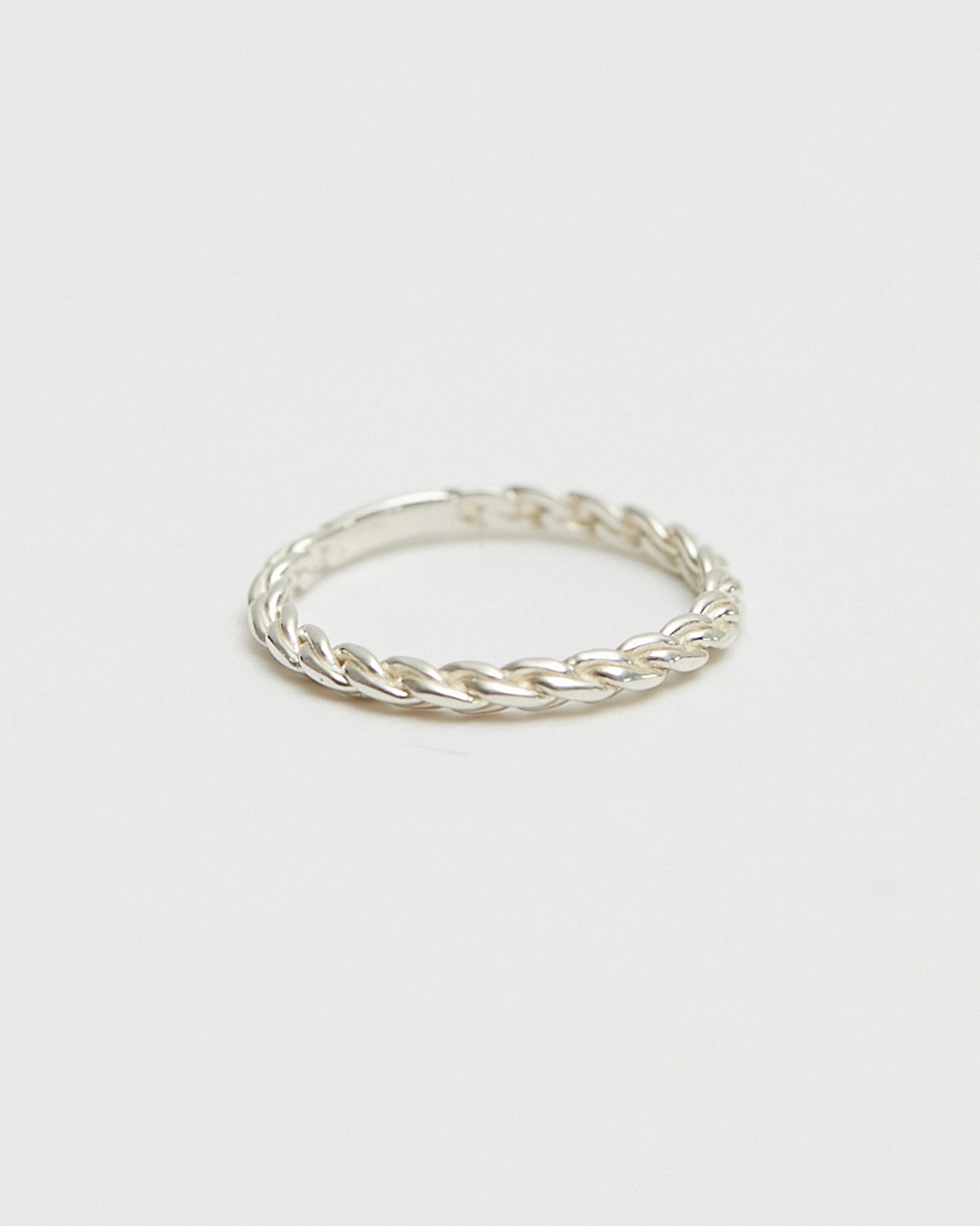 R613 - silver knot band *in stock