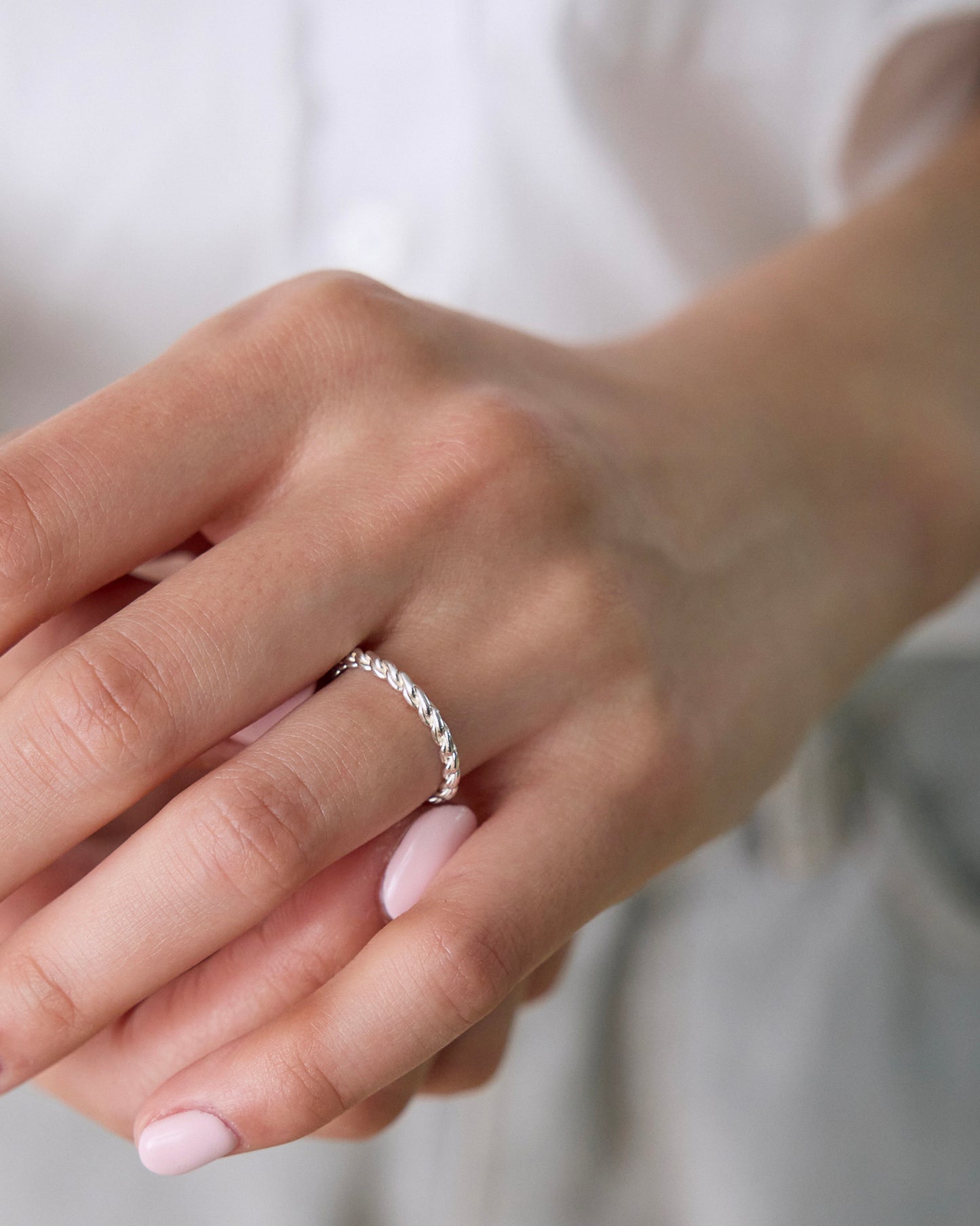 R613 - silver knot band *in stock