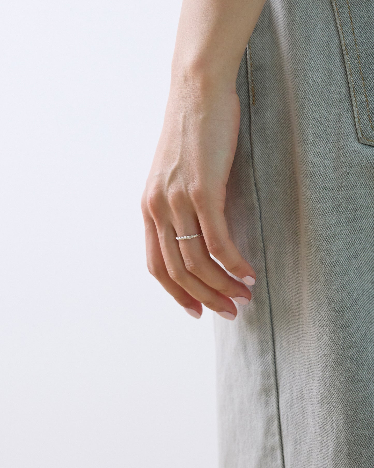 R613 - silver knot band *in stock