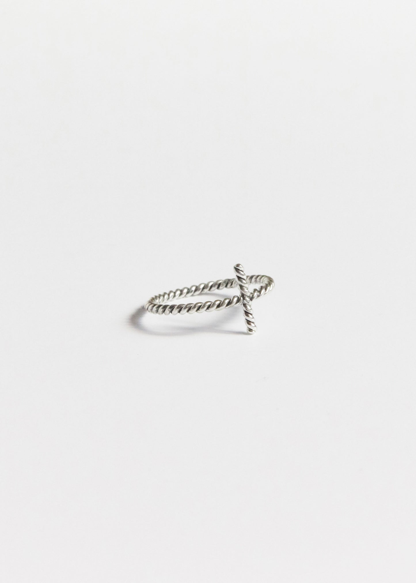 one ring, no effort, still wins the entire look