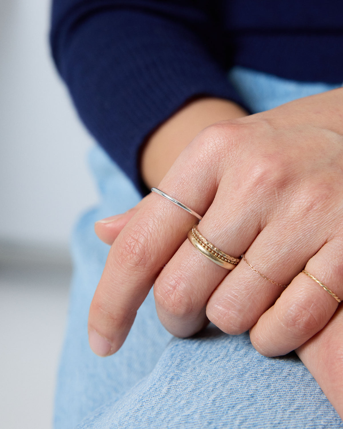 flow stack band ring – essential everyday band in 925 sterling silver | HANNA543