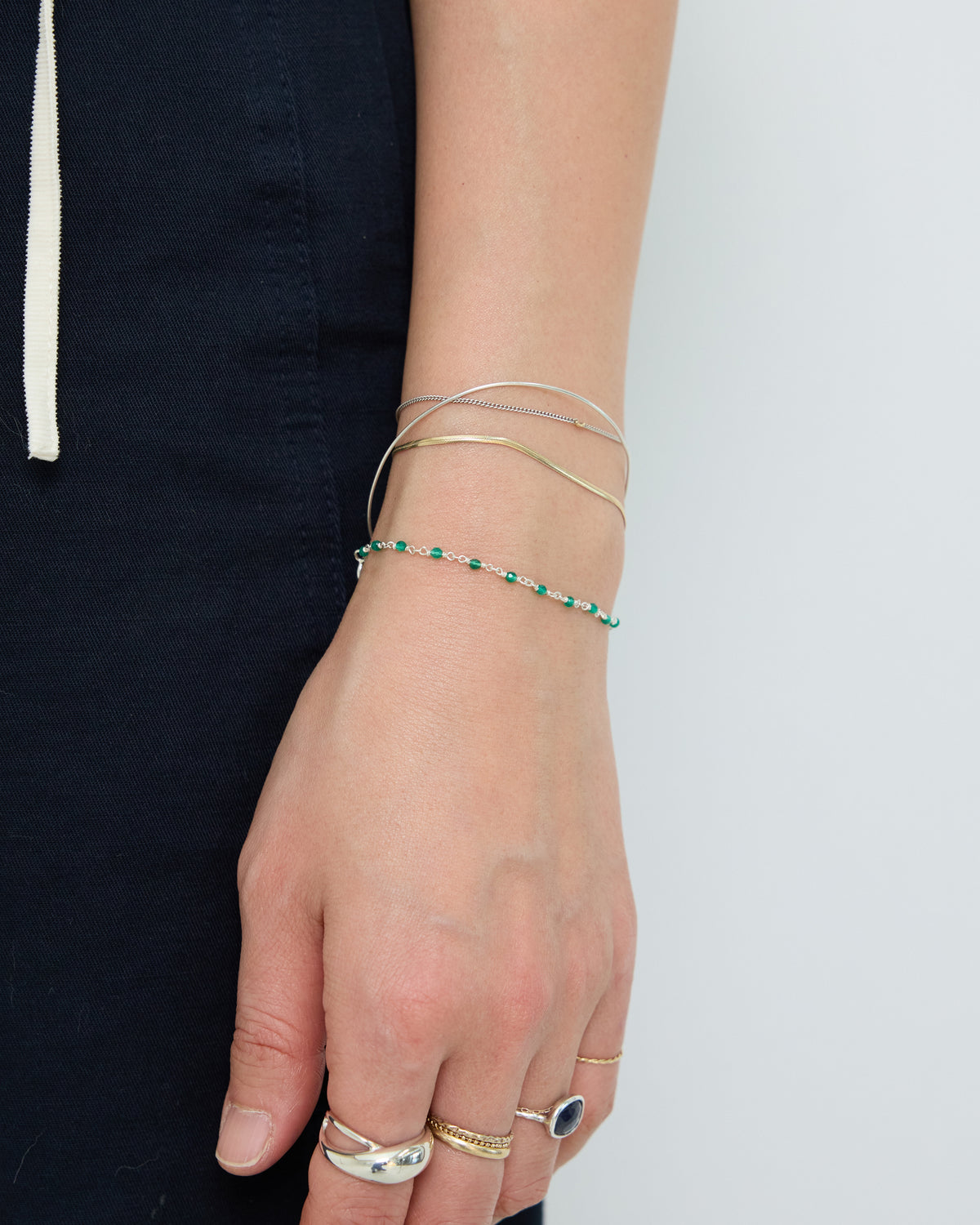 green onyx link bracelet – green onyx beads linked on a fine chain | HANNA543