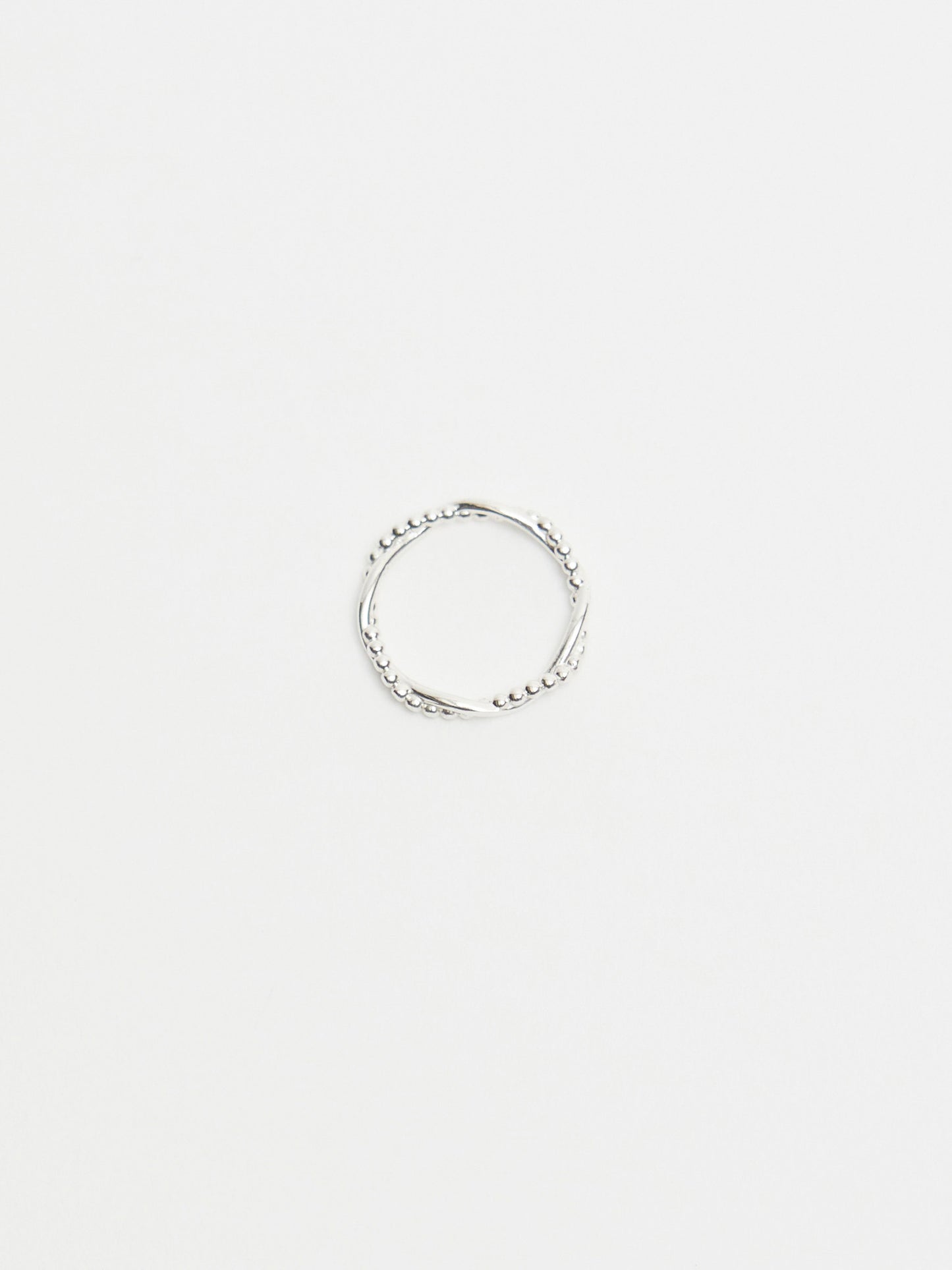 R615 - luminous tangle ring